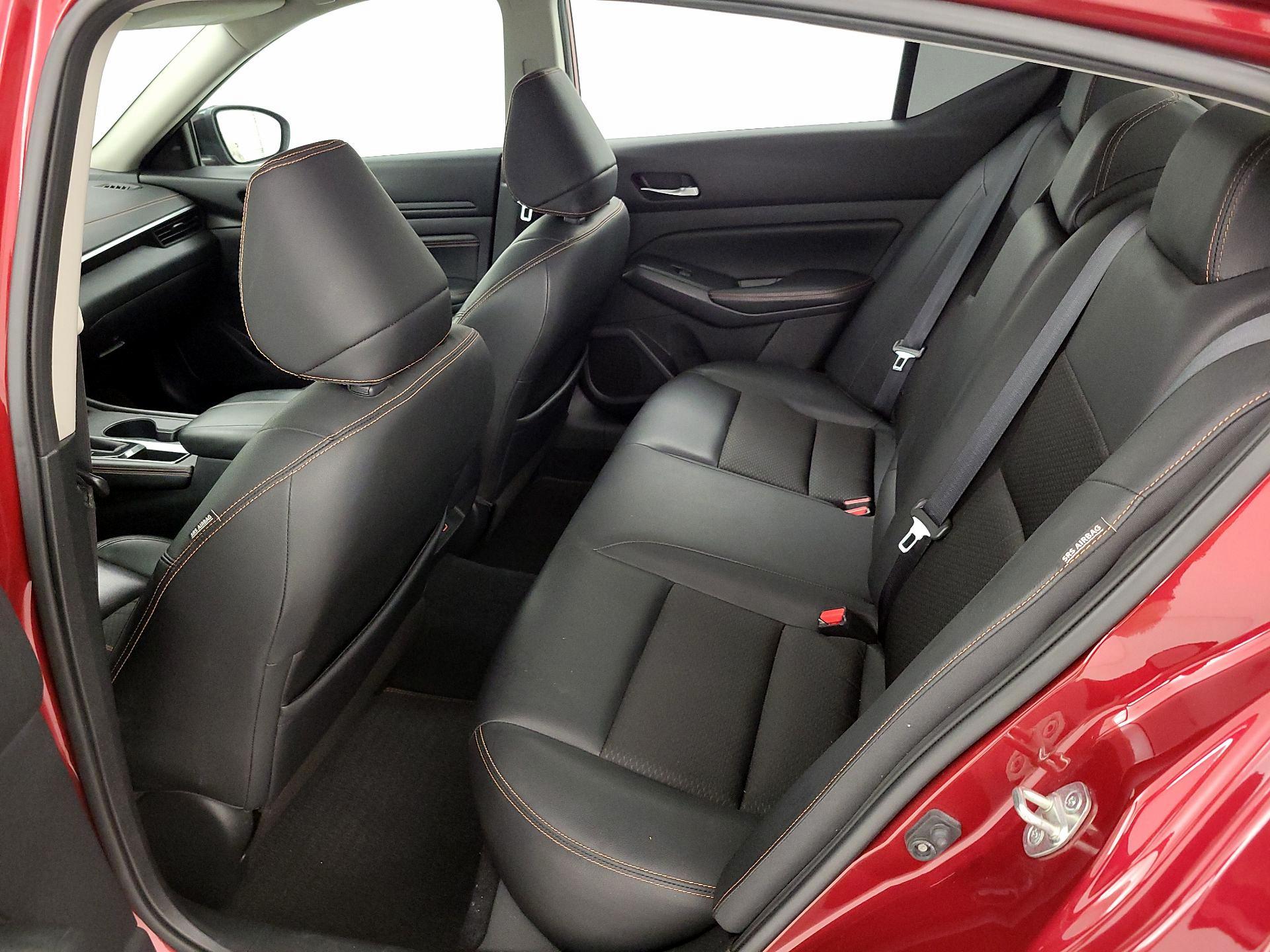 Thumbnail: 2019 Nissan Altima - 19