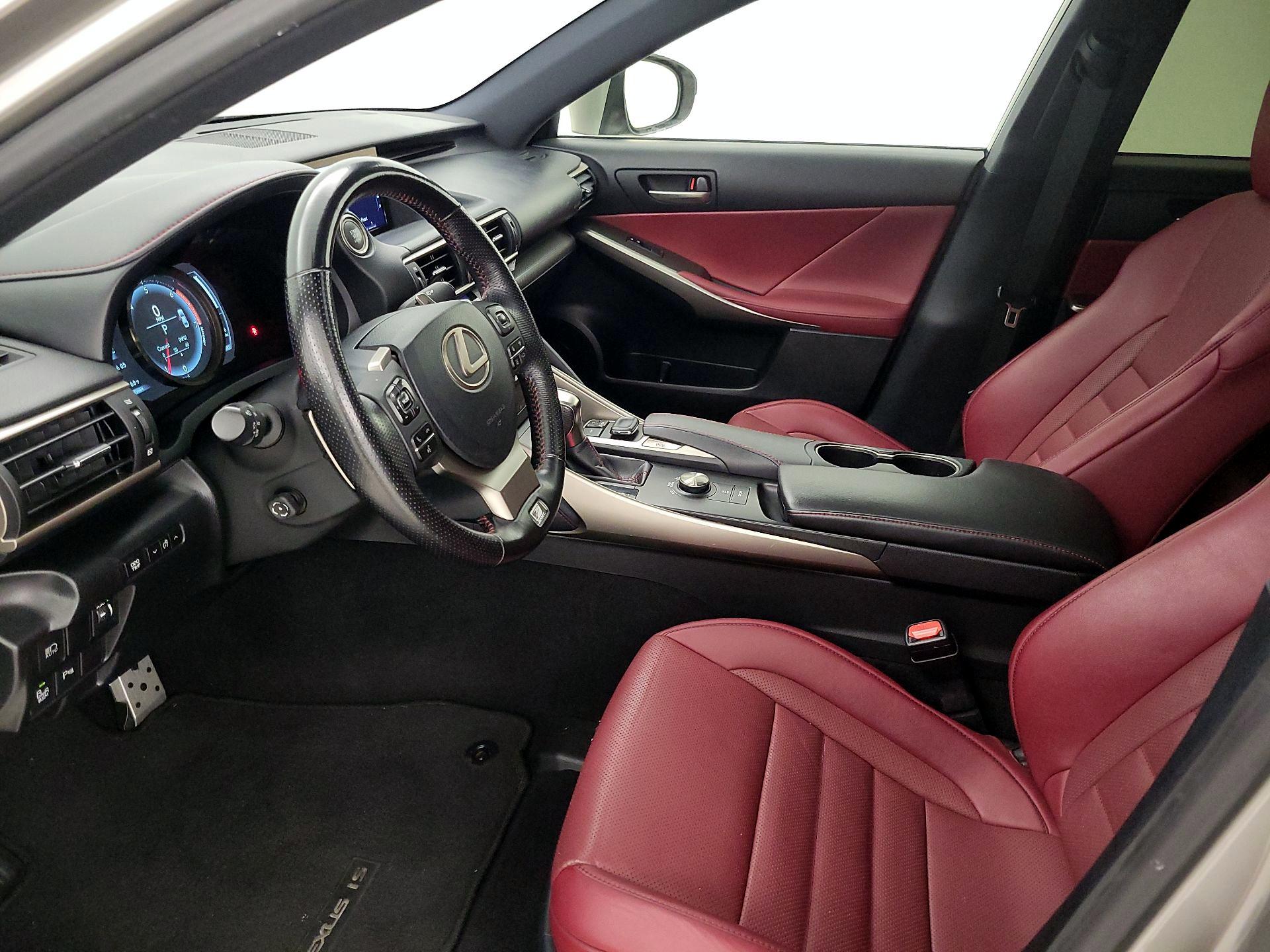 Thumbnail: 2018 Lexus IS - 11