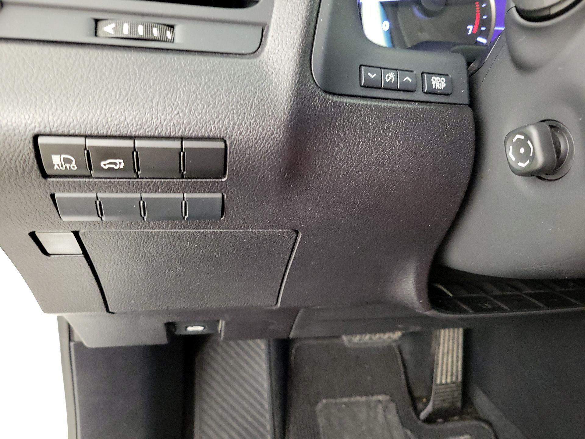 Thumbnail: 2019 Lexus RX - 13