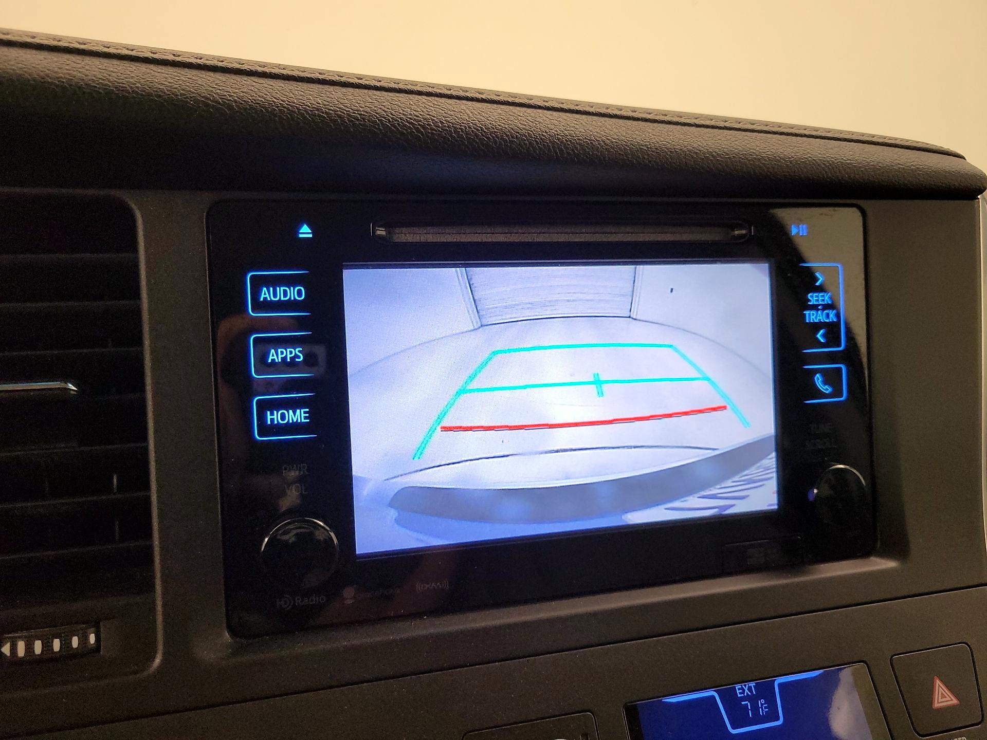 Thumbnail: 2017 Toyota Sienna - 15