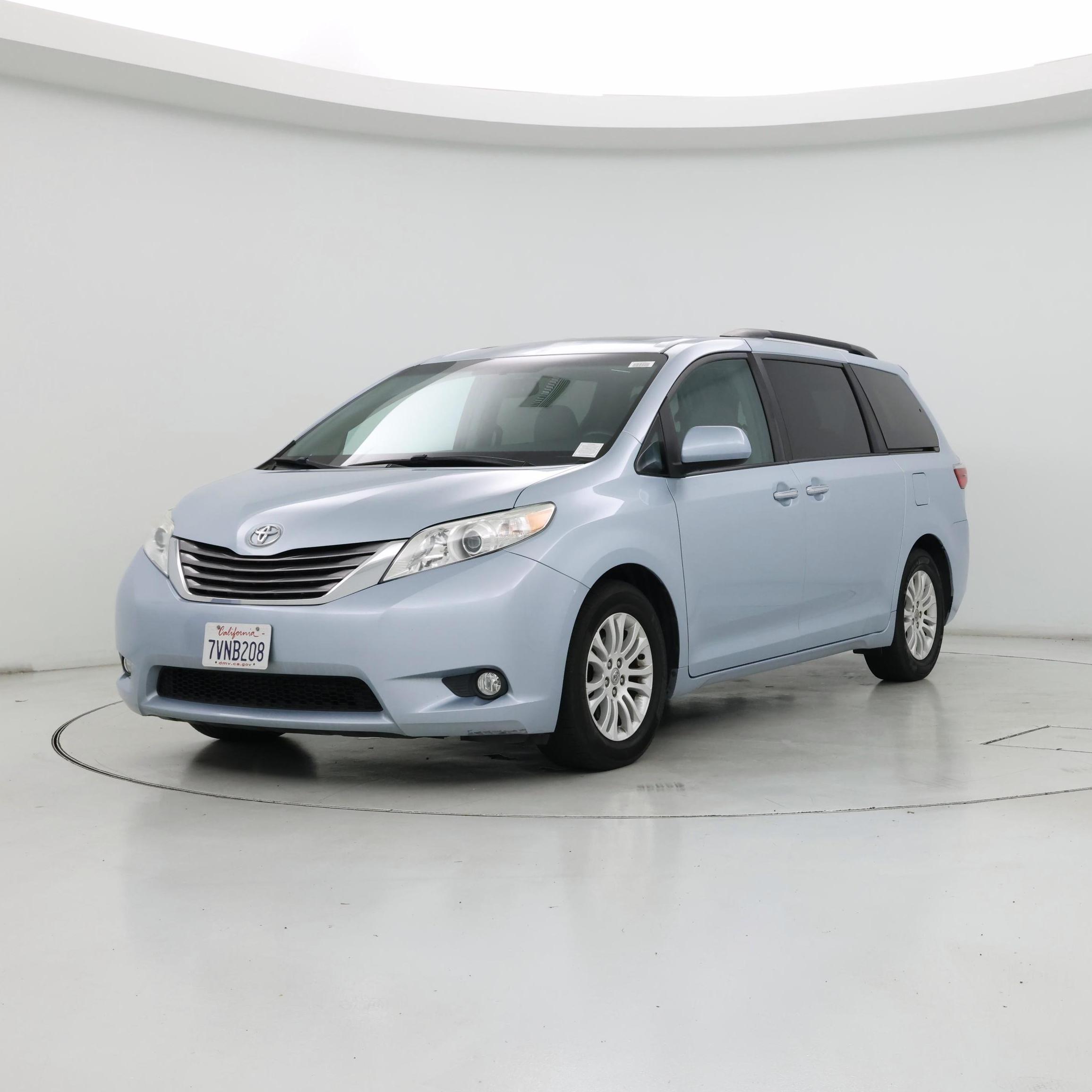 Thumbnail: 2017 Toyota Sienna - 4