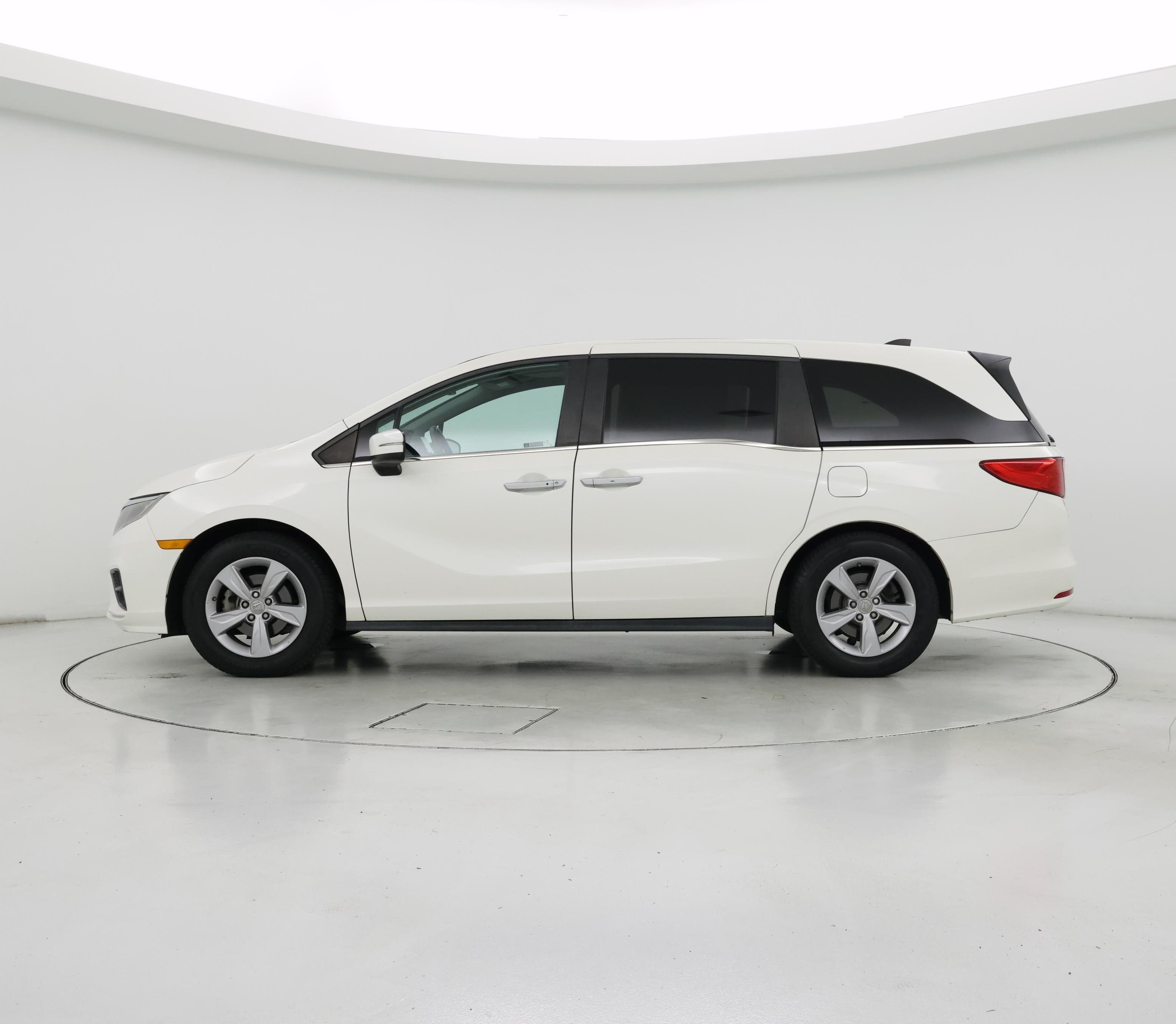 Thumbnail: 2019 Honda Odyssey - 3