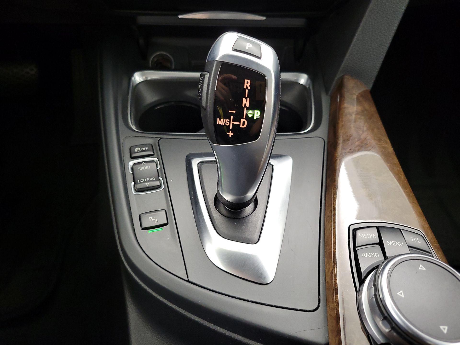 Thumbnail: 2015 BMW 3 Series - 18