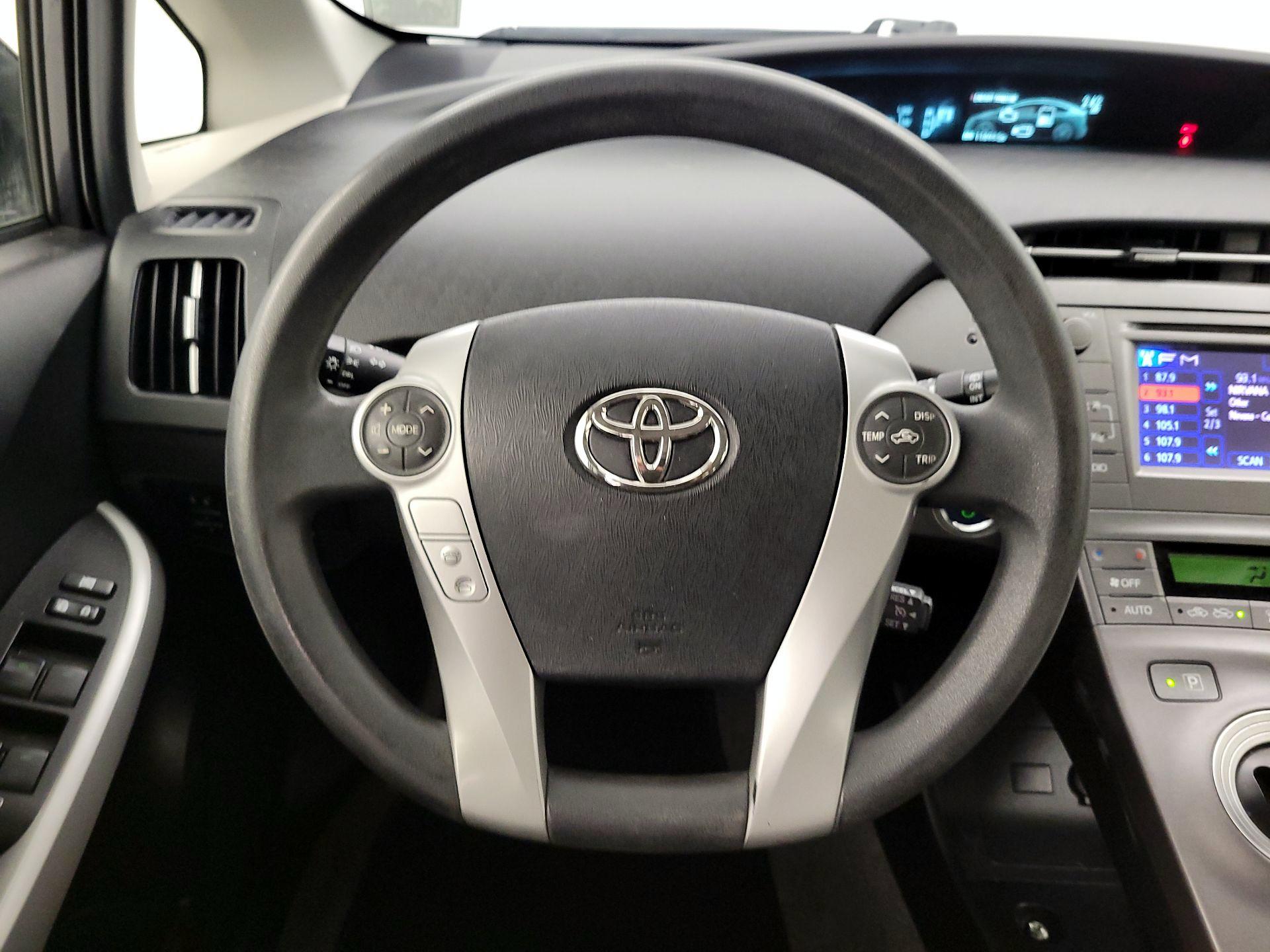 Thumbnail: 2013 Toyota Prius - 10