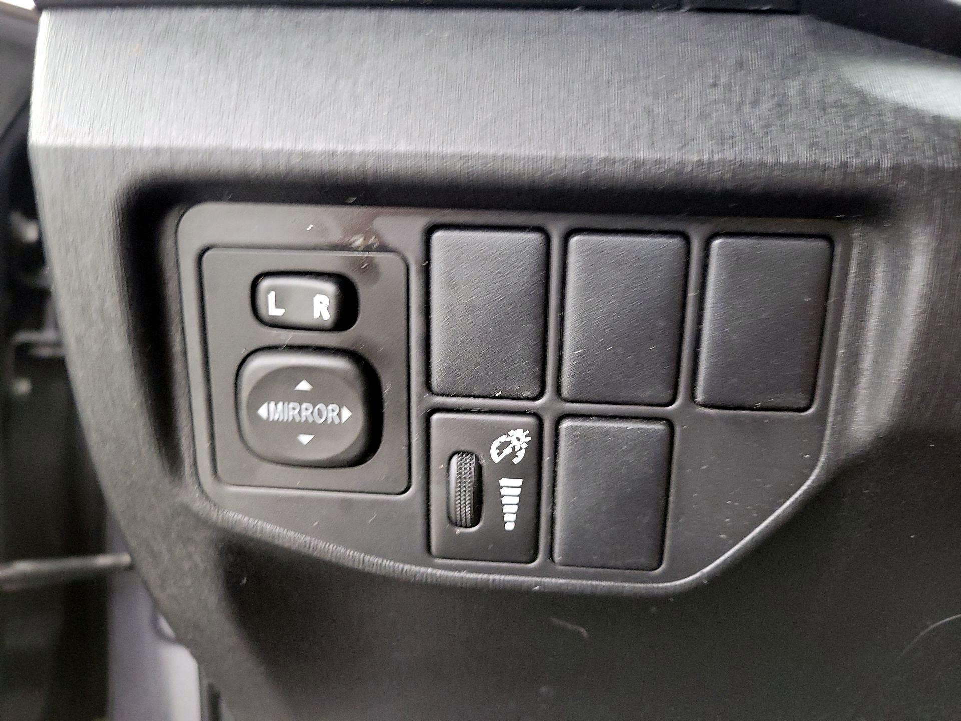Thumbnail: 2013 Toyota Prius - 13