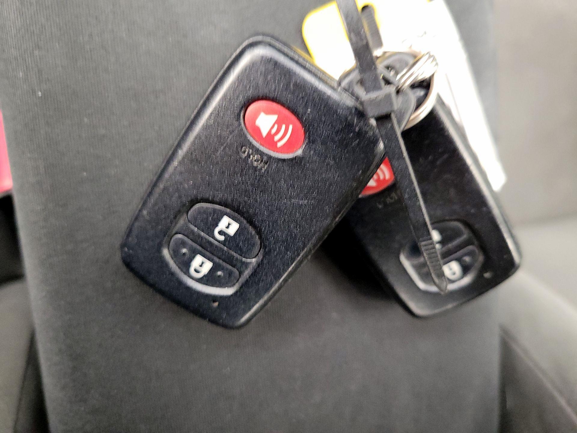 Thumbnail: 2013 Toyota Prius - 20
