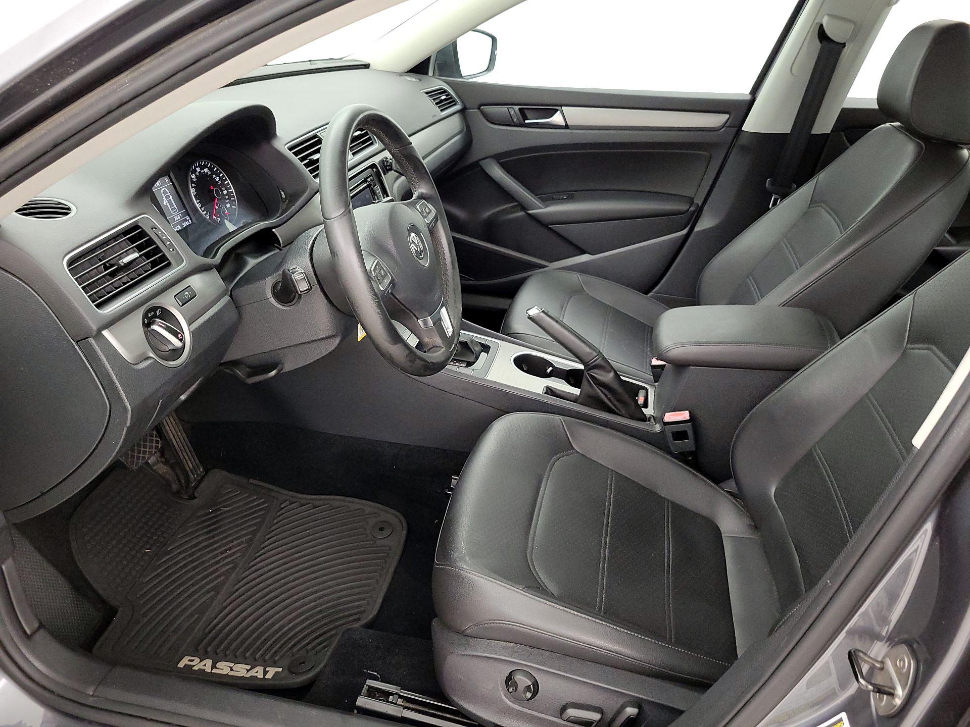 Thumbnail: 2014 Volkswagen Passat - 11