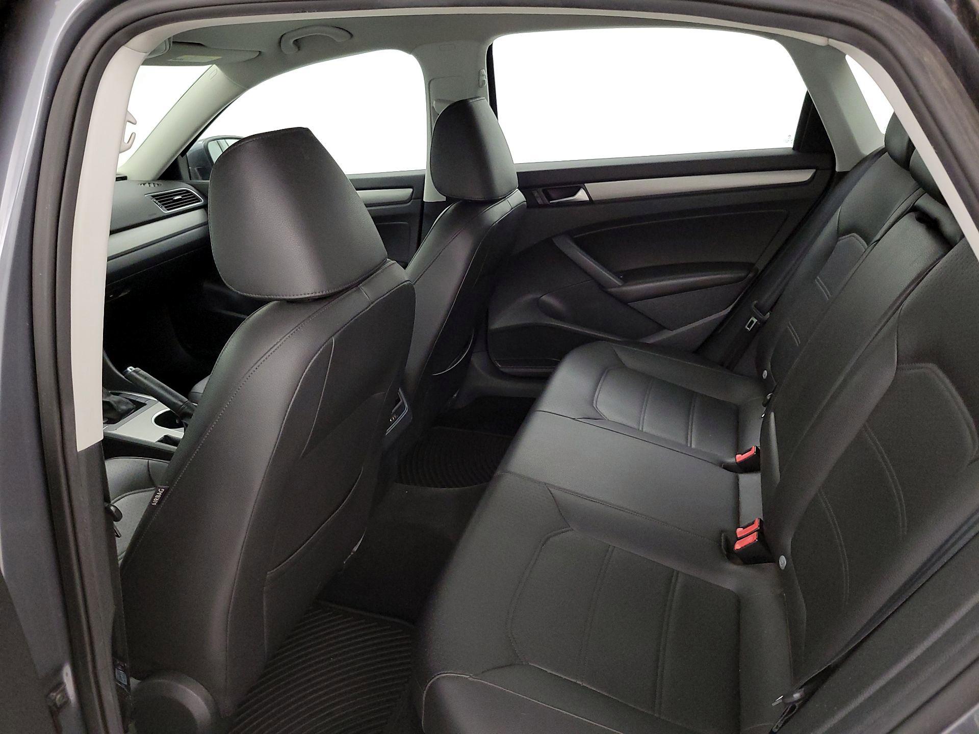 Thumbnail: 2014 Volkswagen Passat - 19