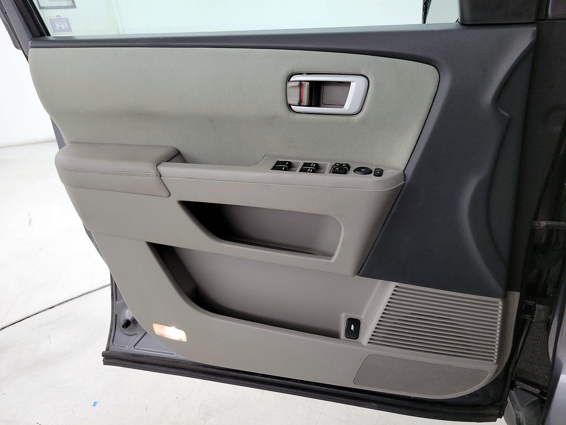 Thumbnail: 2015 Honda Pilot - 12
