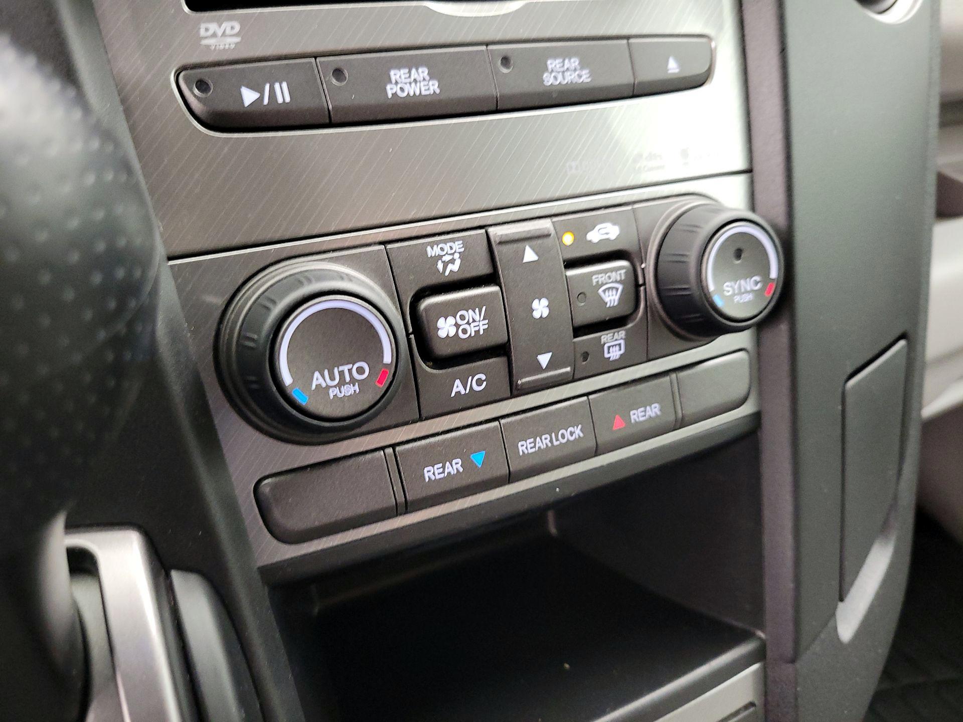 Thumbnail: 2015 Honda Pilot - 16
