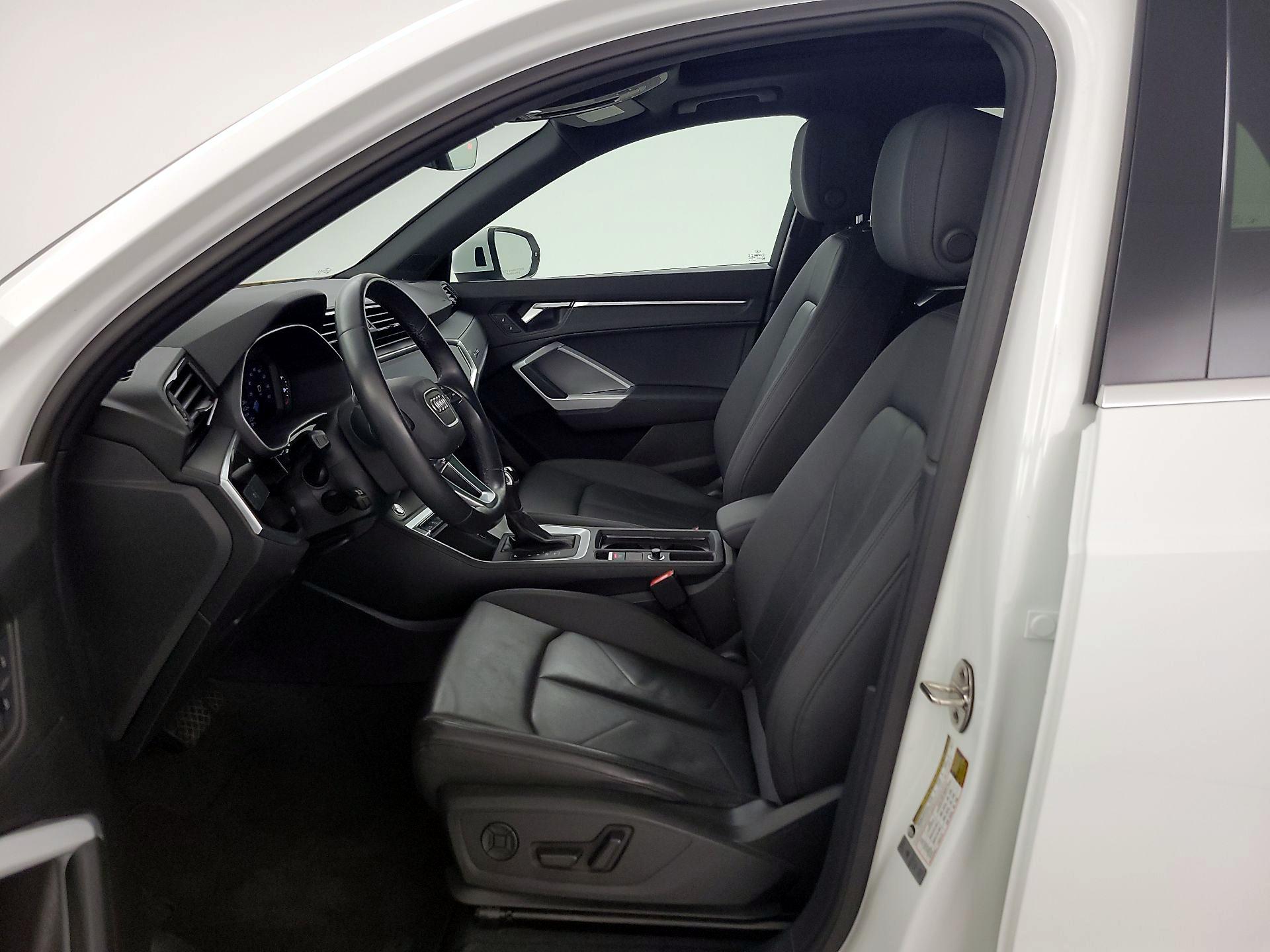 Thumbnail: 2021 Audi Q3 - 11