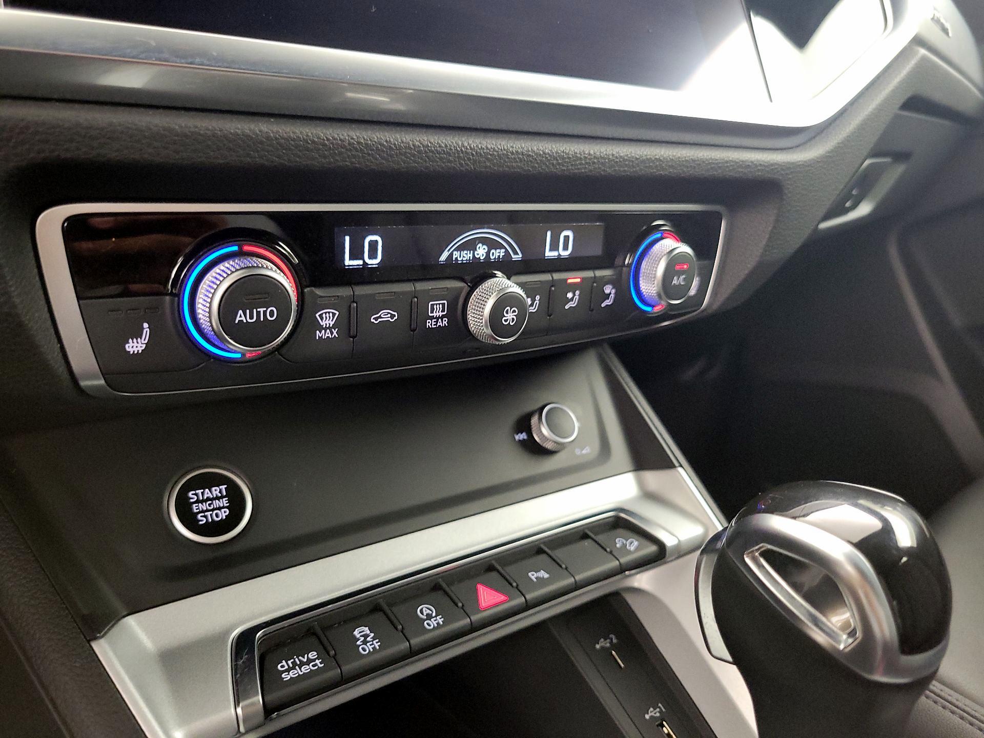 Thumbnail: 2021 Audi Q3 - 16