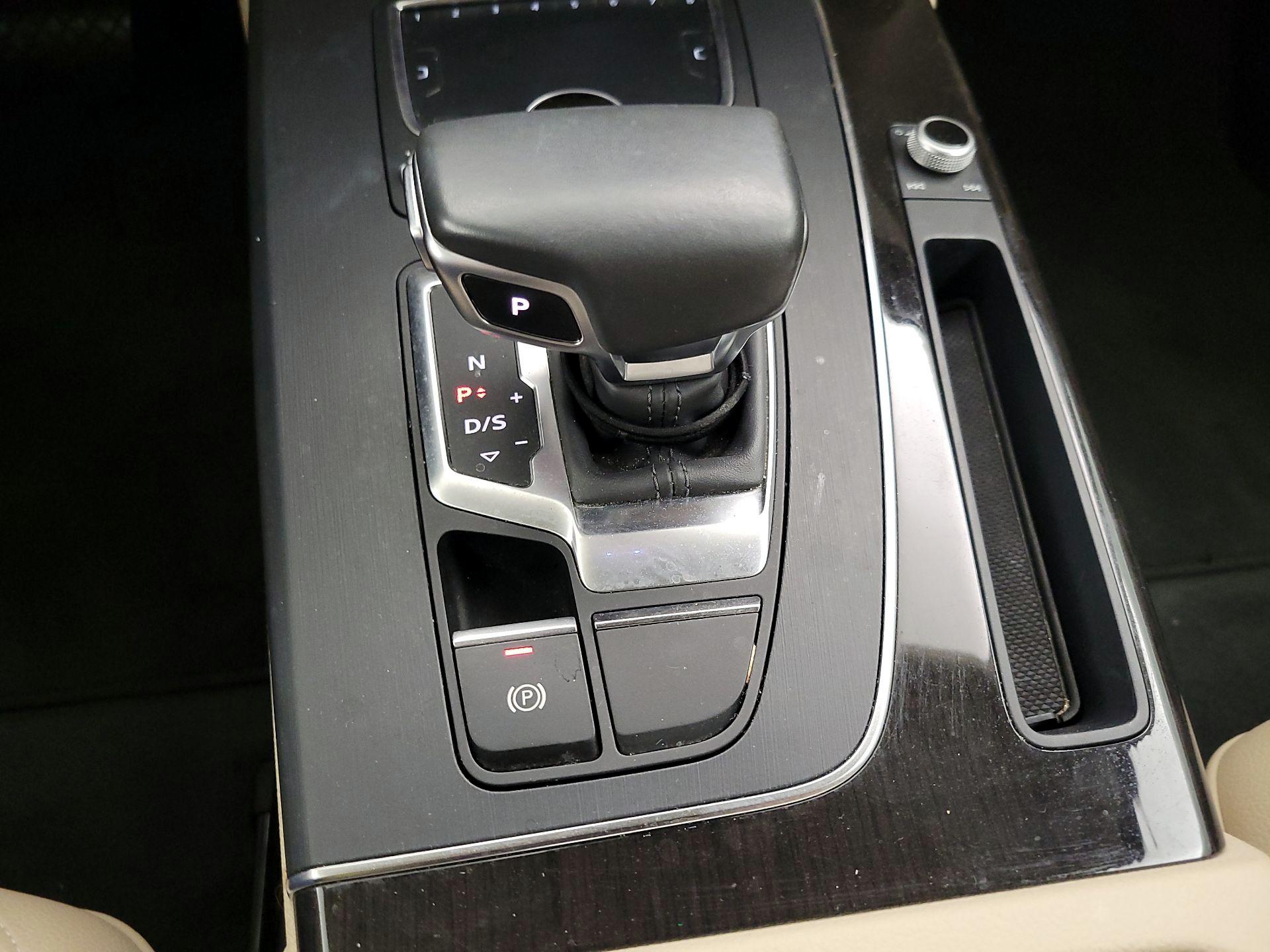Thumbnail: 2018 Audi Q5 - 18