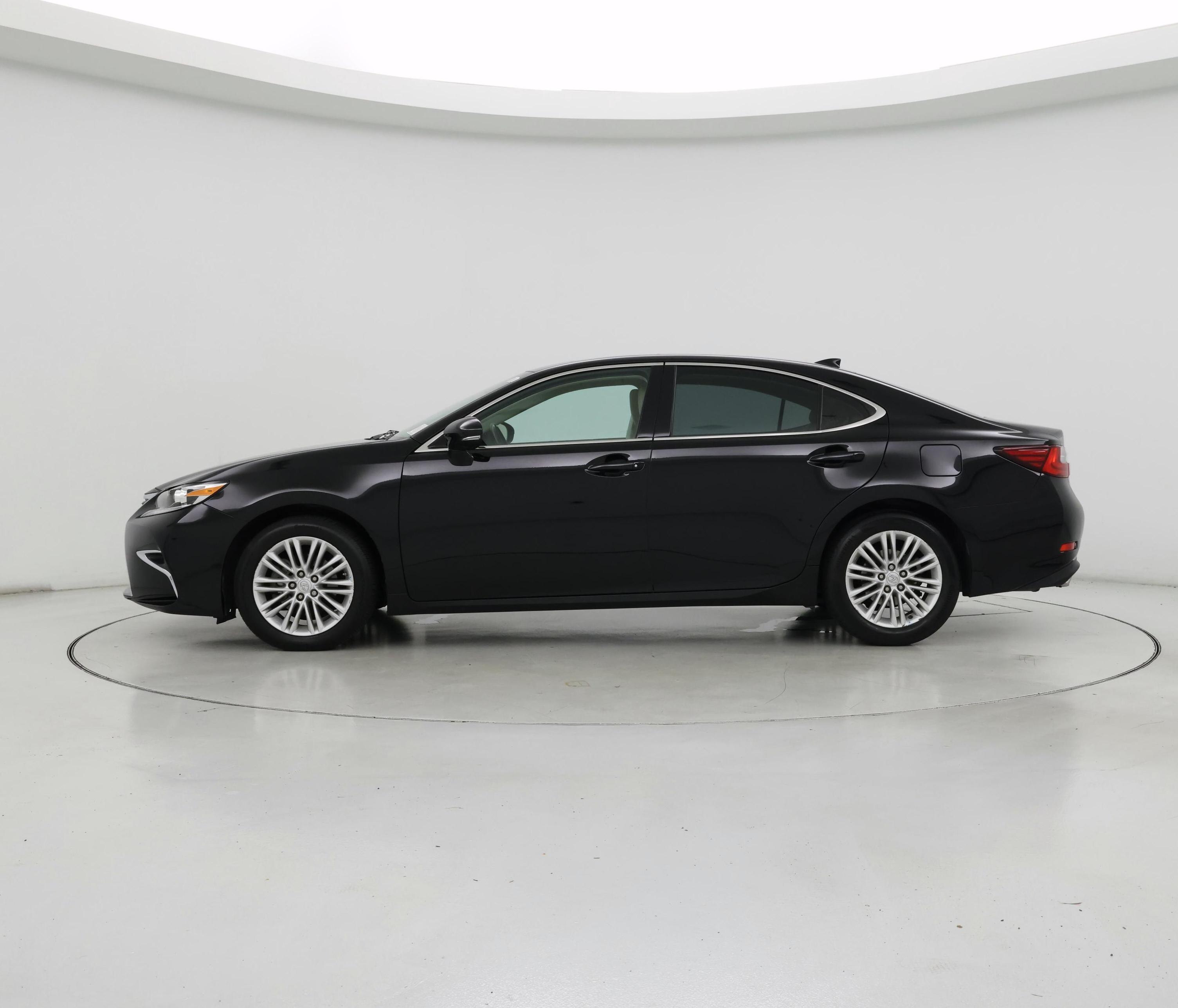 Thumbnail: 2018 Lexus ES - 3