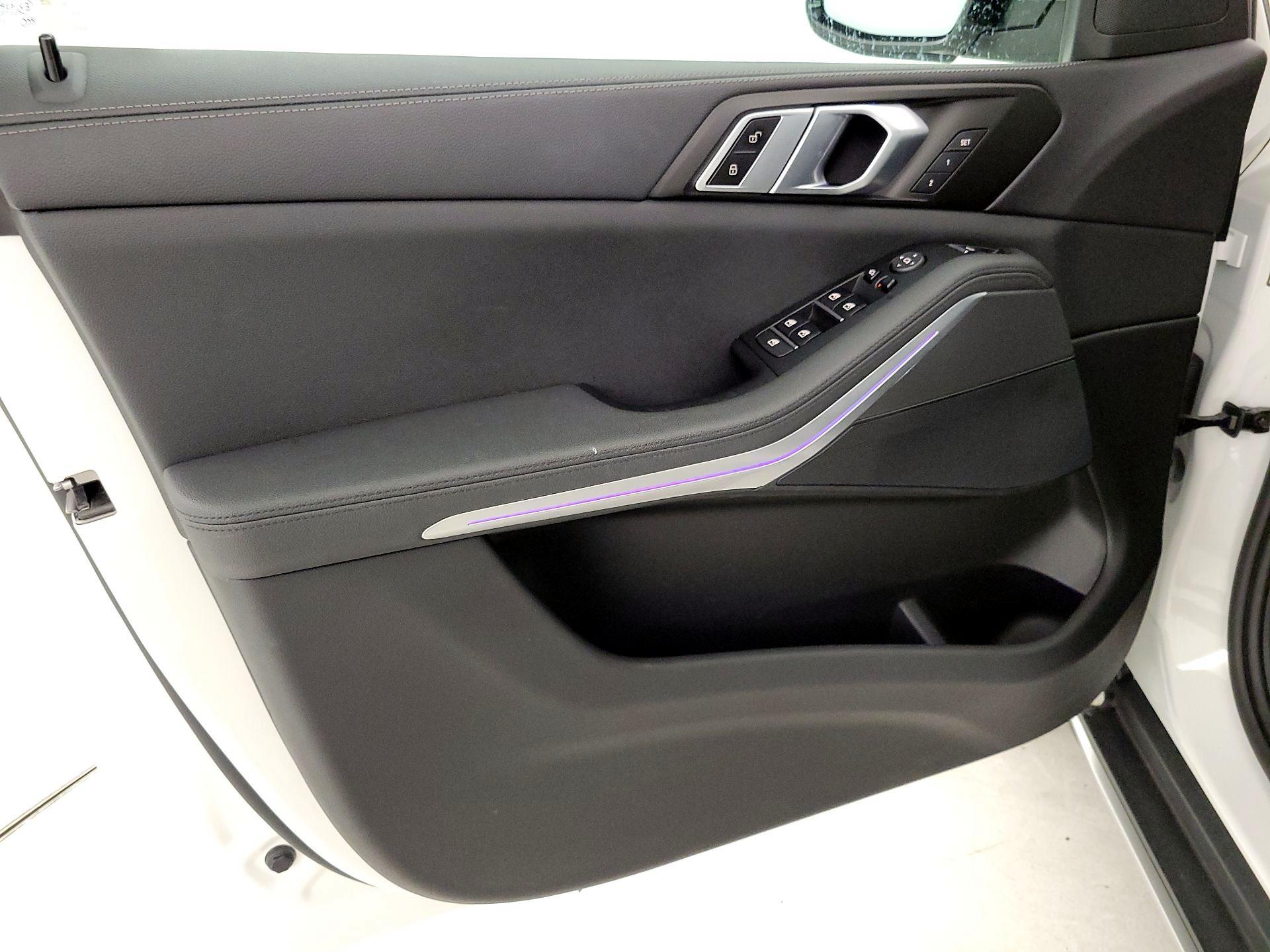 Thumbnail: 2021 BMW X5 - 12