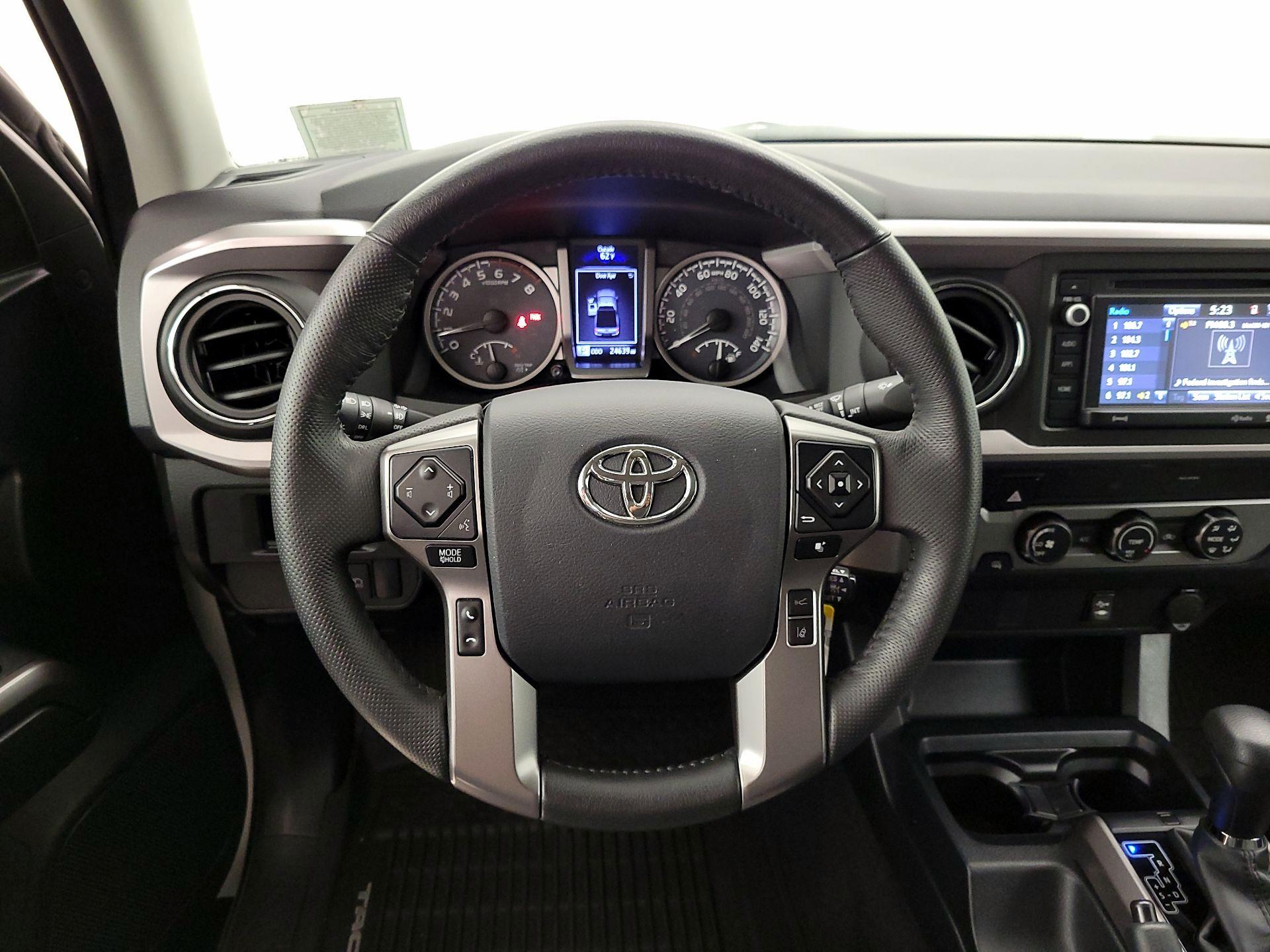 Thumbnail: 2019 Toyota Tacoma - 10