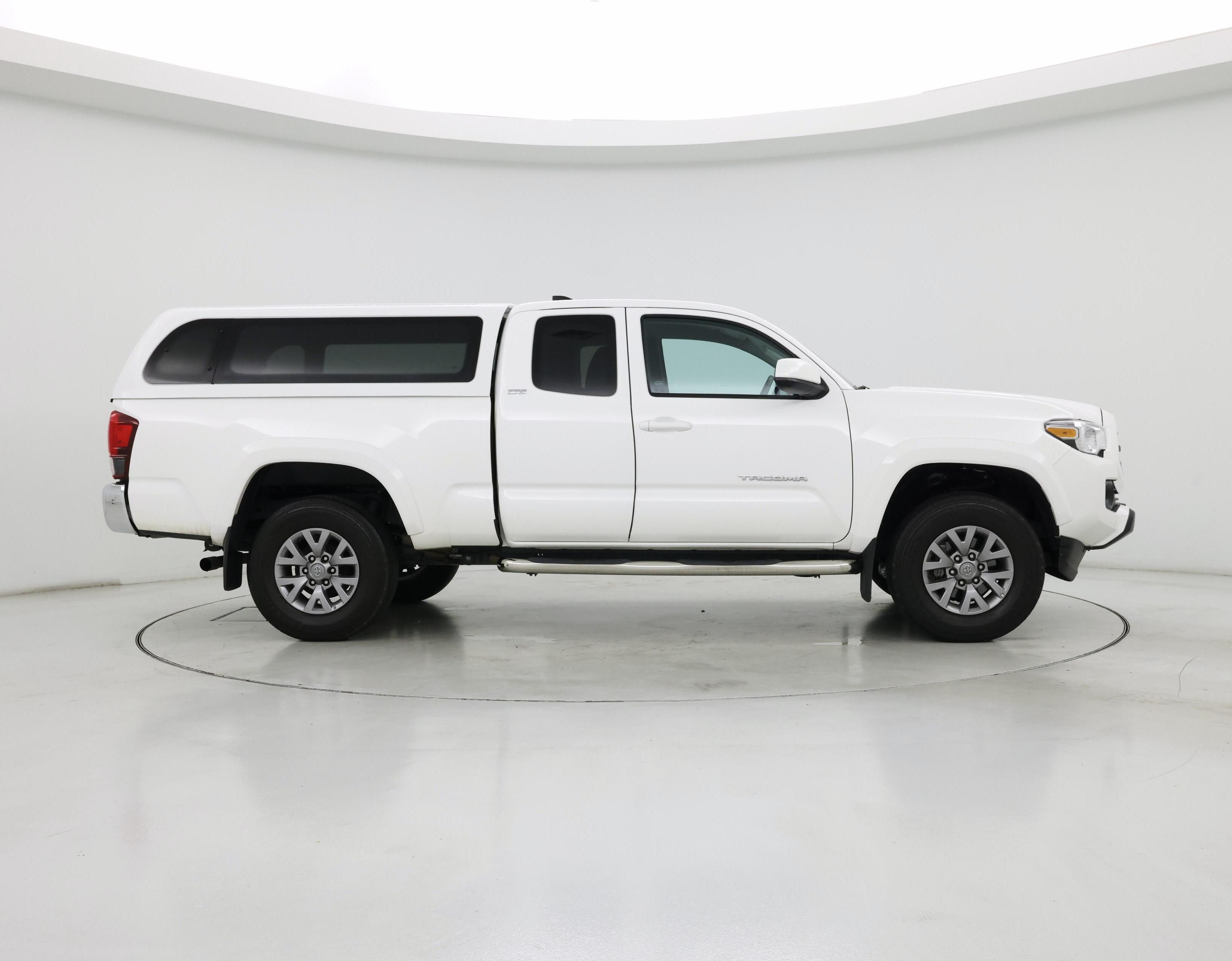 Thumbnail: 2019 Toyota Tacoma - 7