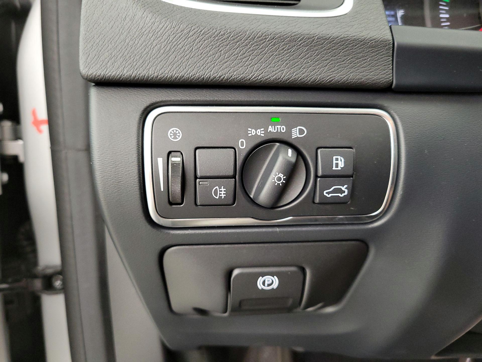 Thumbnail: 2015 Volvo S60 - 13