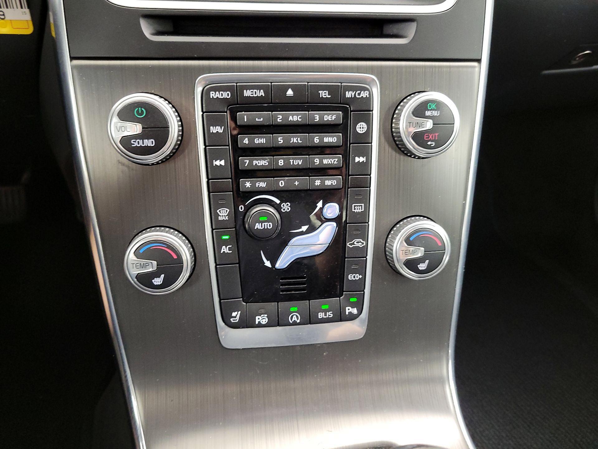 Thumbnail: 2015 Volvo S60 - 15