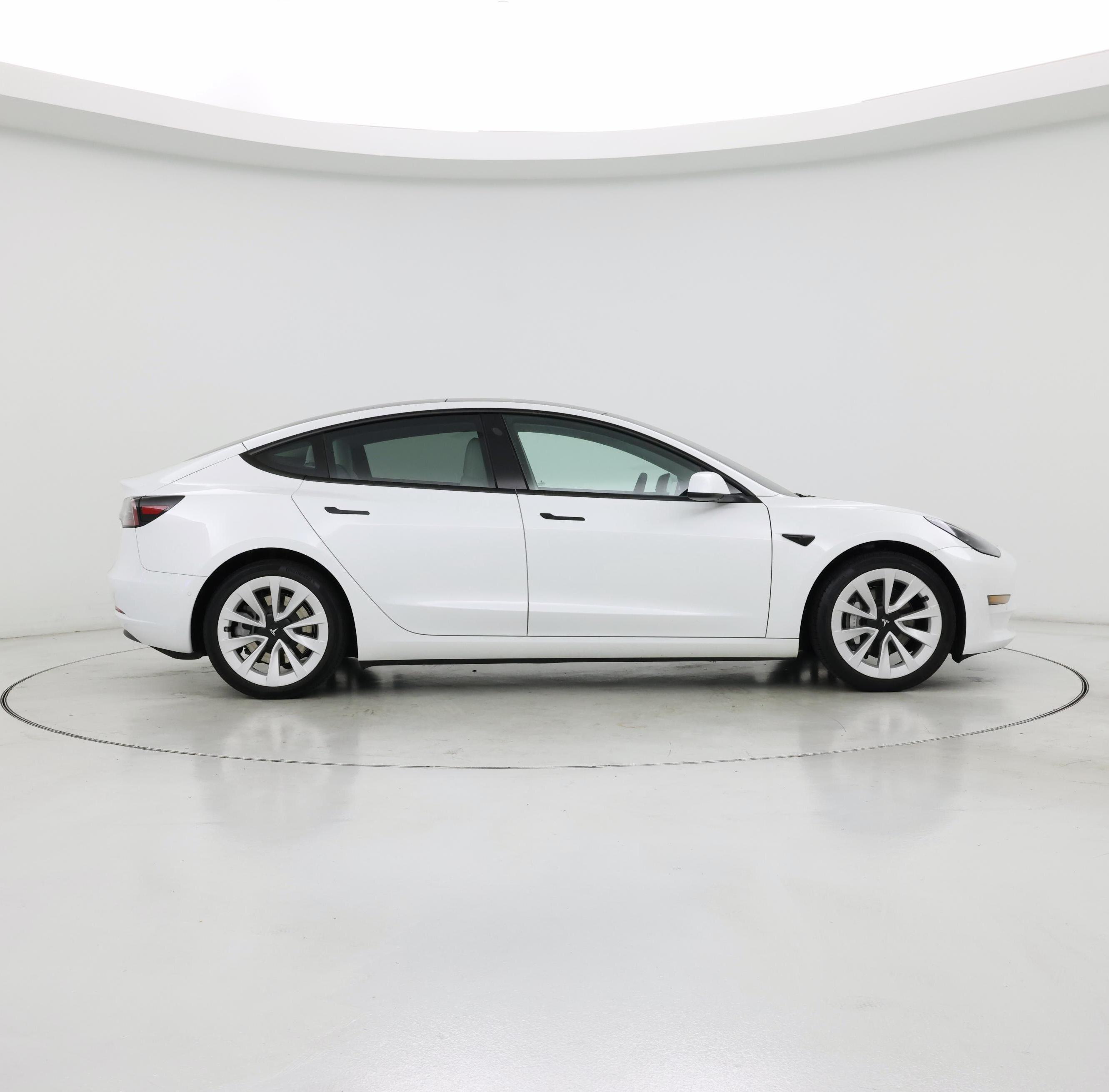 Thumbnail: 2022 Tesla Model 3 - 7