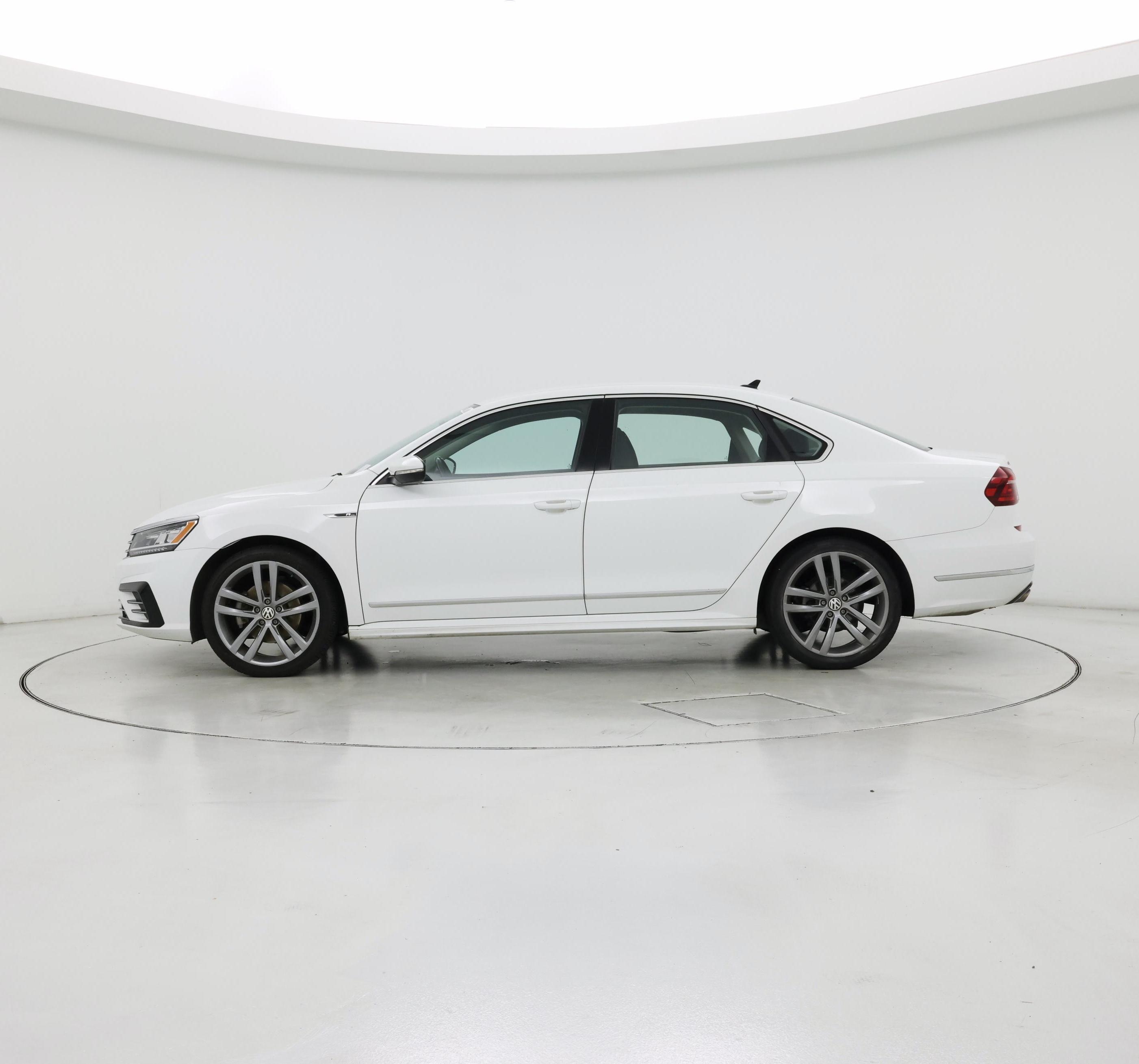 Thumbnail: 2017 Volkswagen Passat - 3