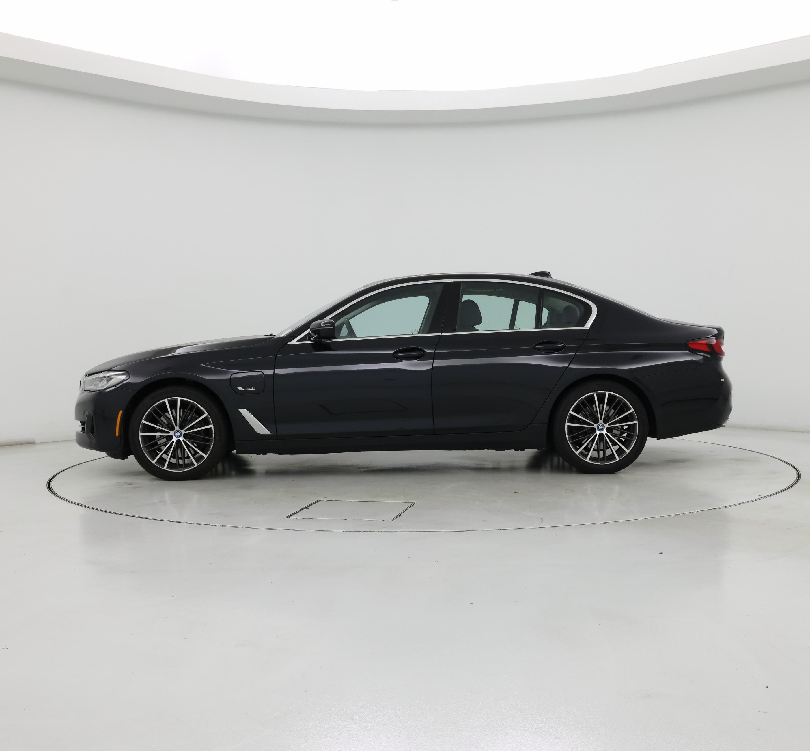 Thumbnail: 2022 BMW 5 Series - 3