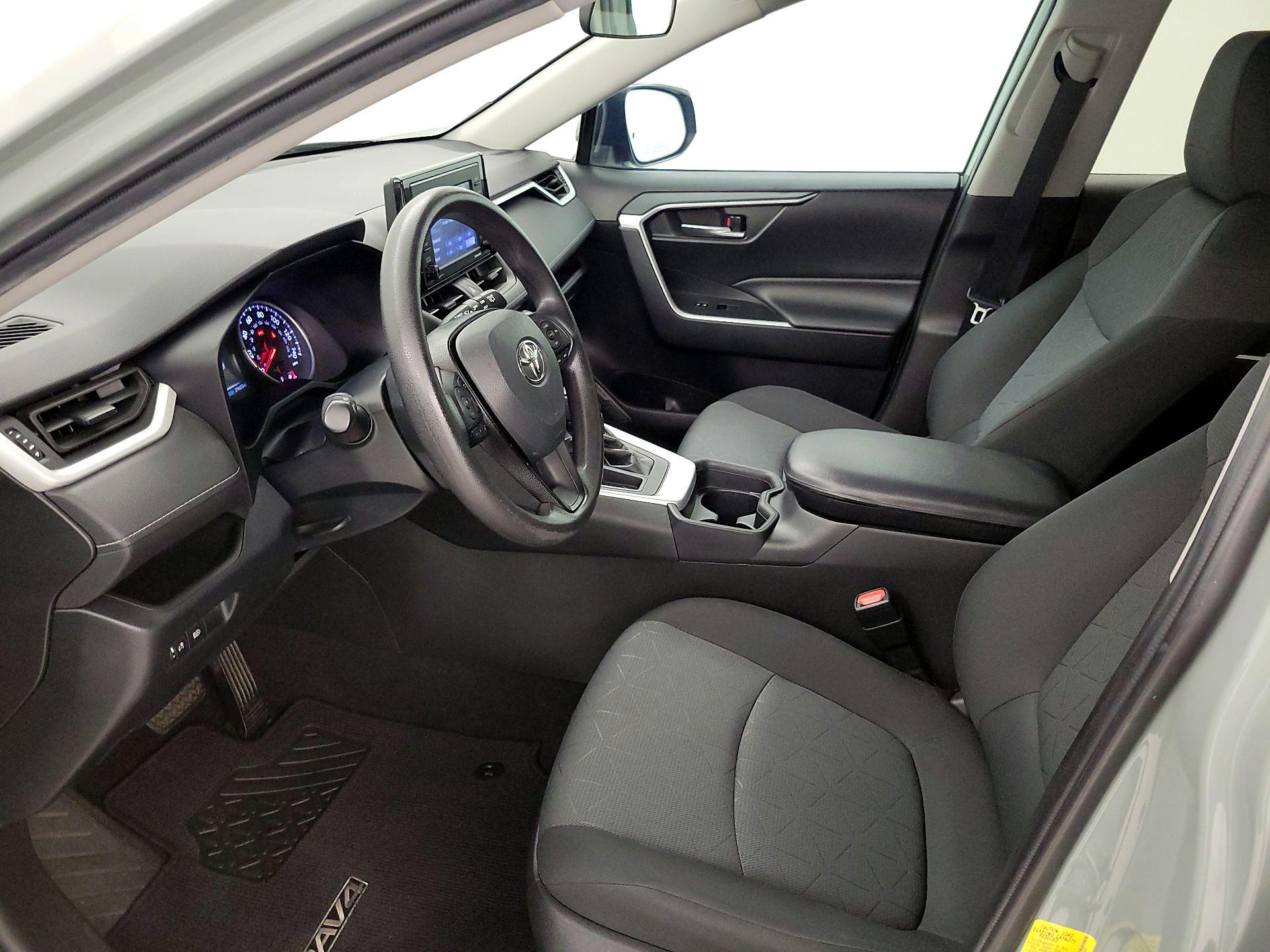 Thumbnail: 2020 Toyota RAV4 - 11
