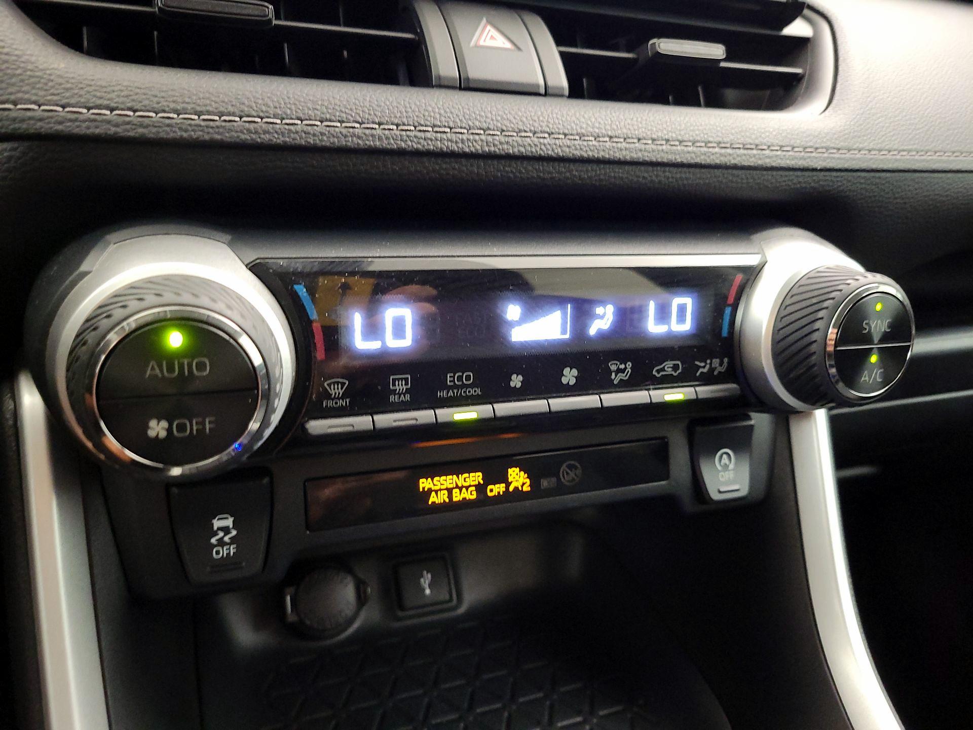 Thumbnail: 2020 Toyota RAV4 - 16