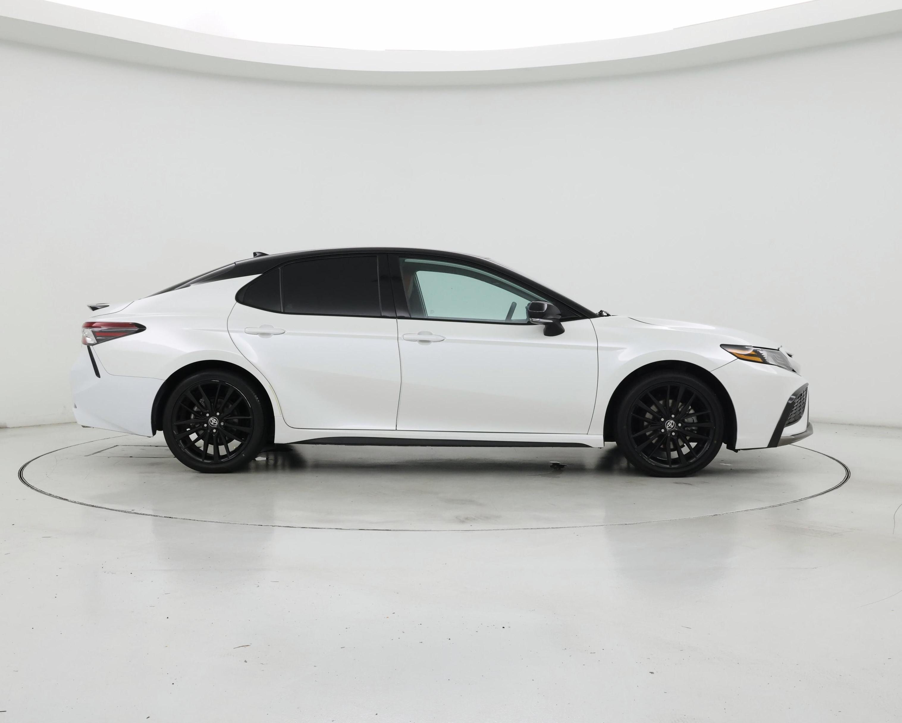 Thumbnail: 2021 Toyota Camry - 7