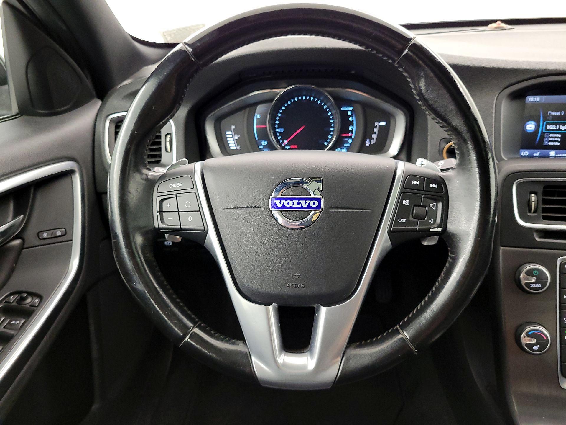Thumbnail: 2015 Volvo S60 - 10