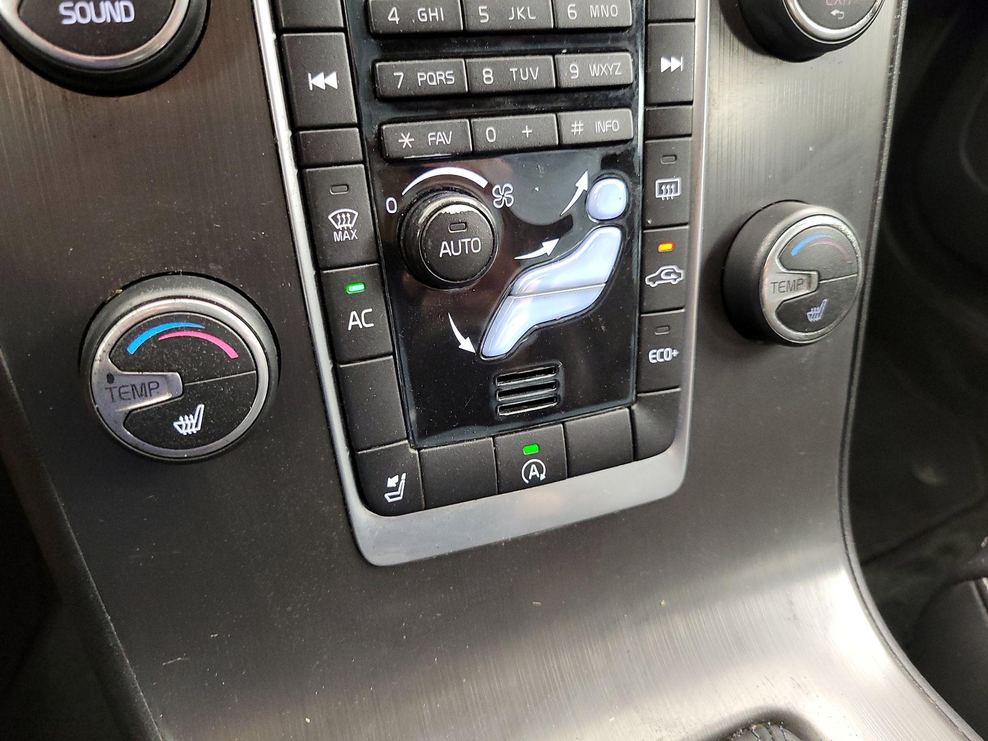 Thumbnail: 2015 Volvo S60 - 15