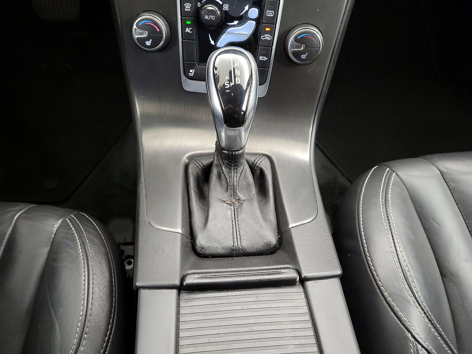 Thumbnail: 2015 Volvo S60 - 16