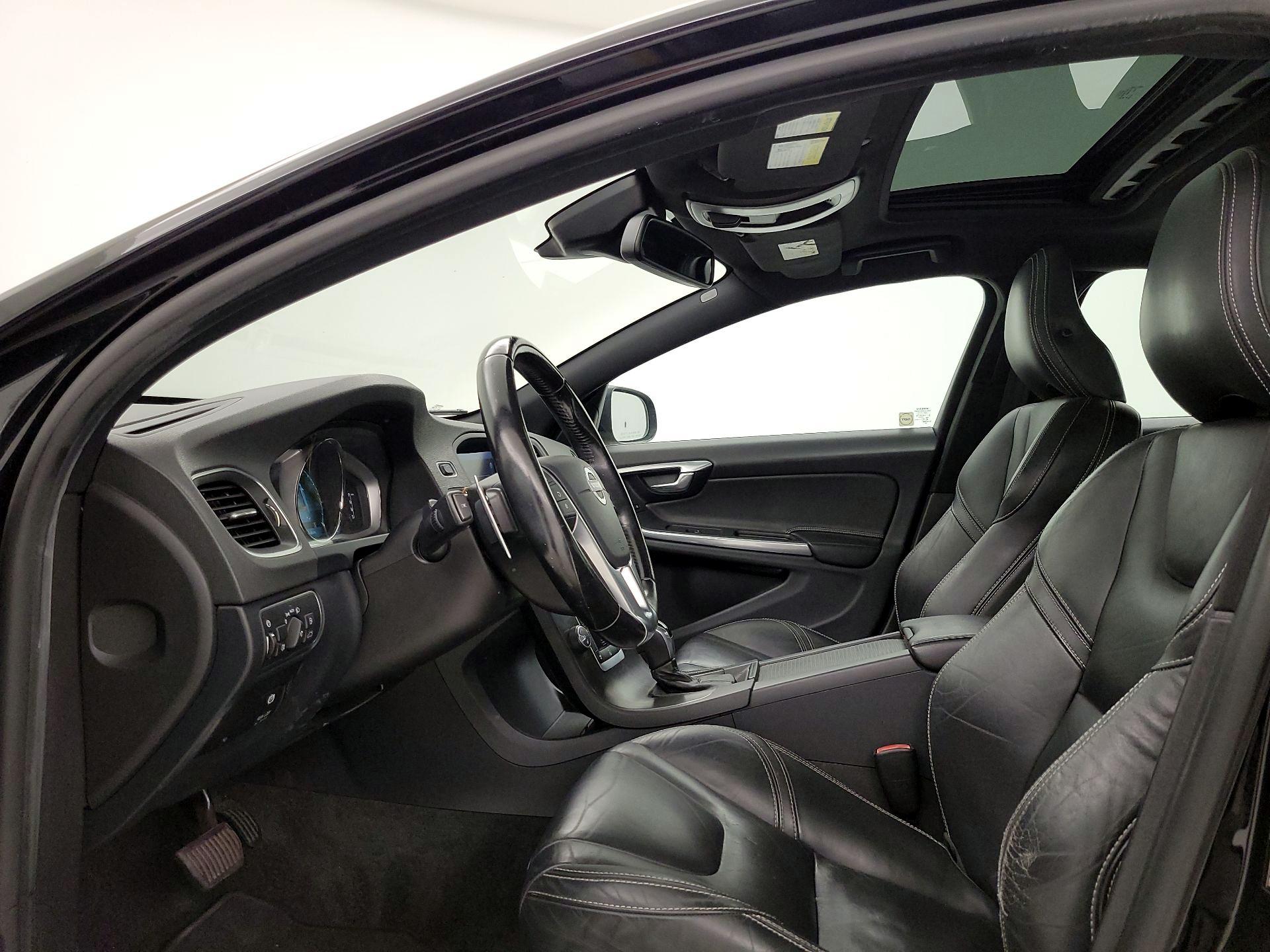 Thumbnail: 2015 Volvo S60 - 18