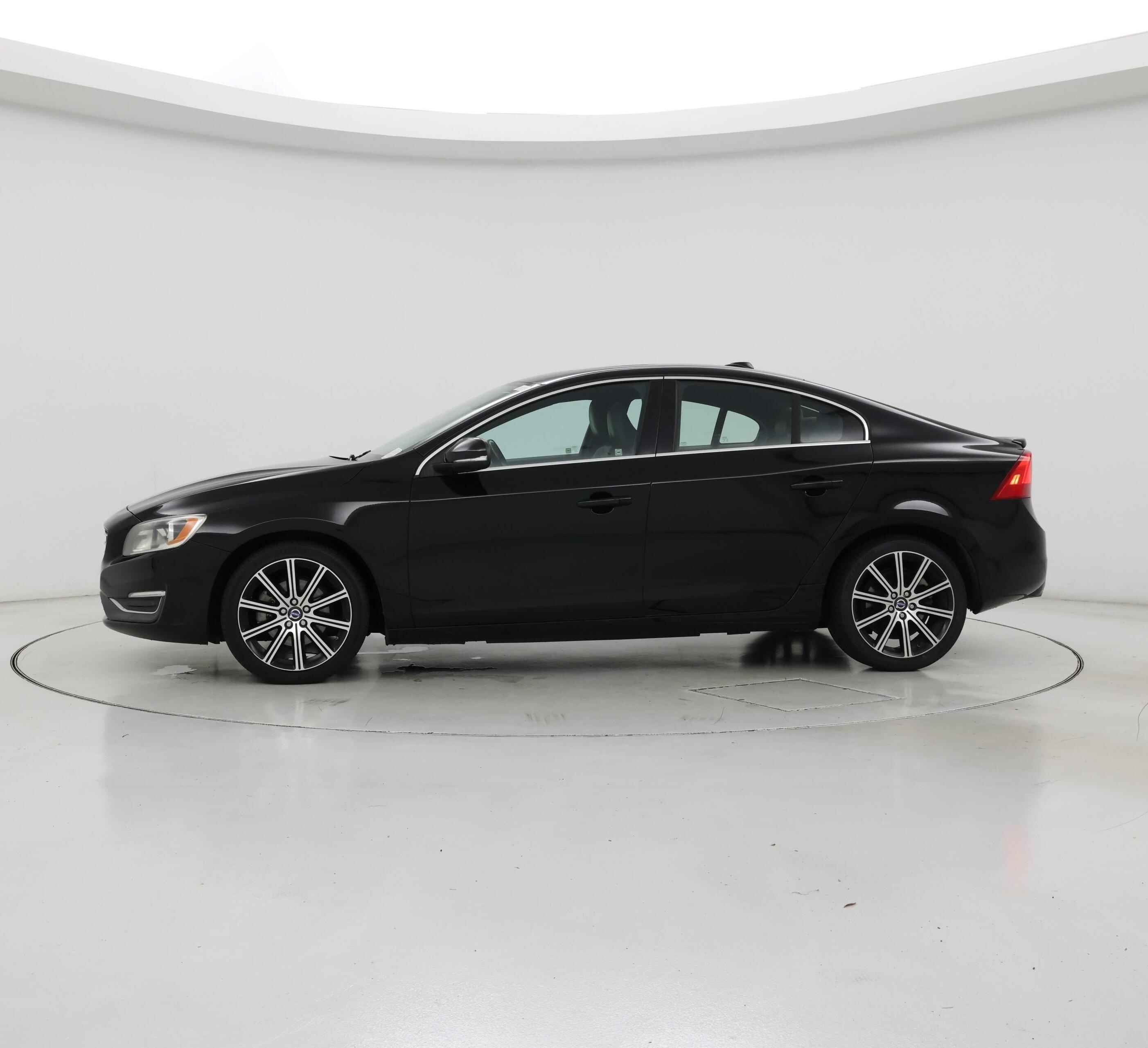 Thumbnail: 2015 Volvo S60 - 3