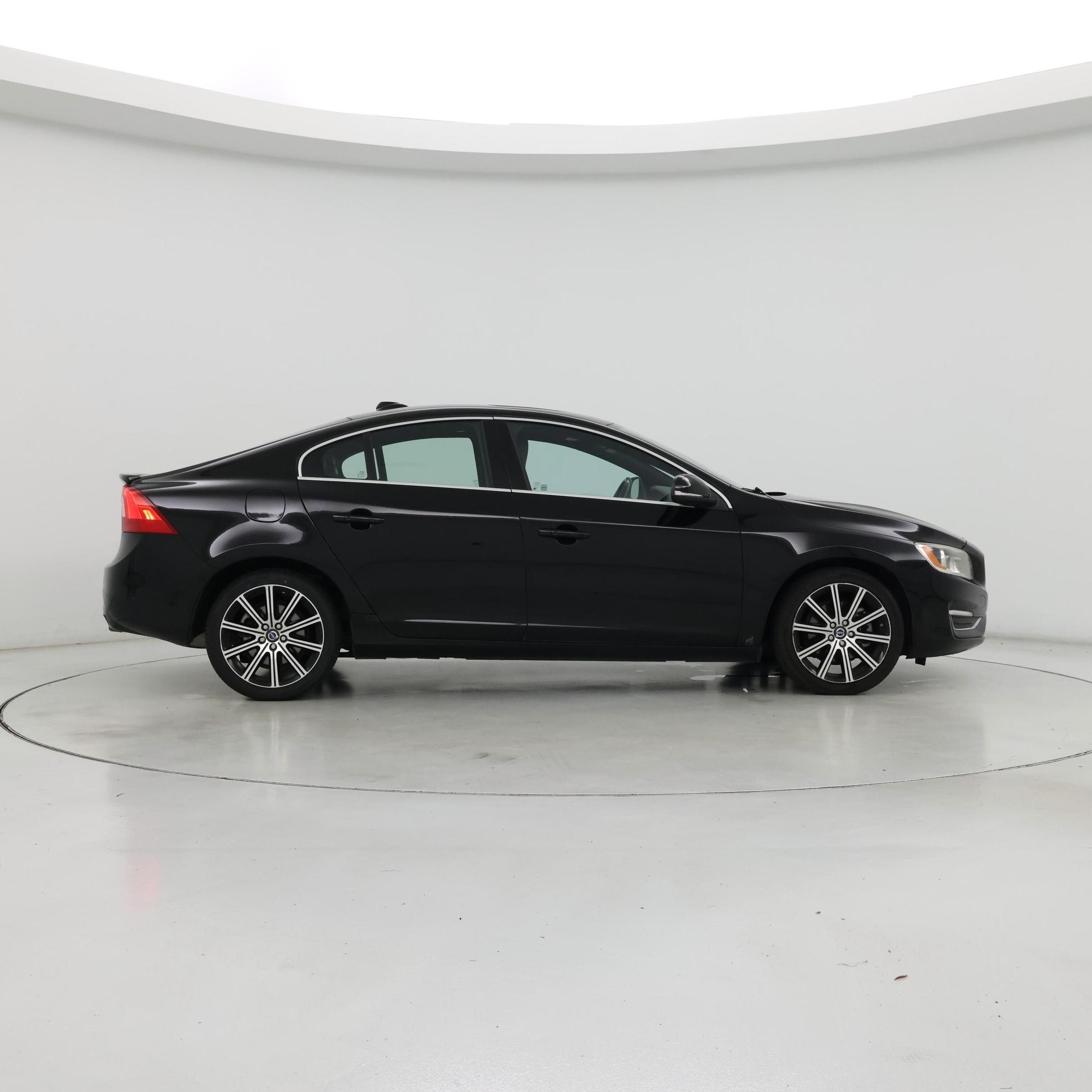 Thumbnail: 2015 Volvo S60 - 7