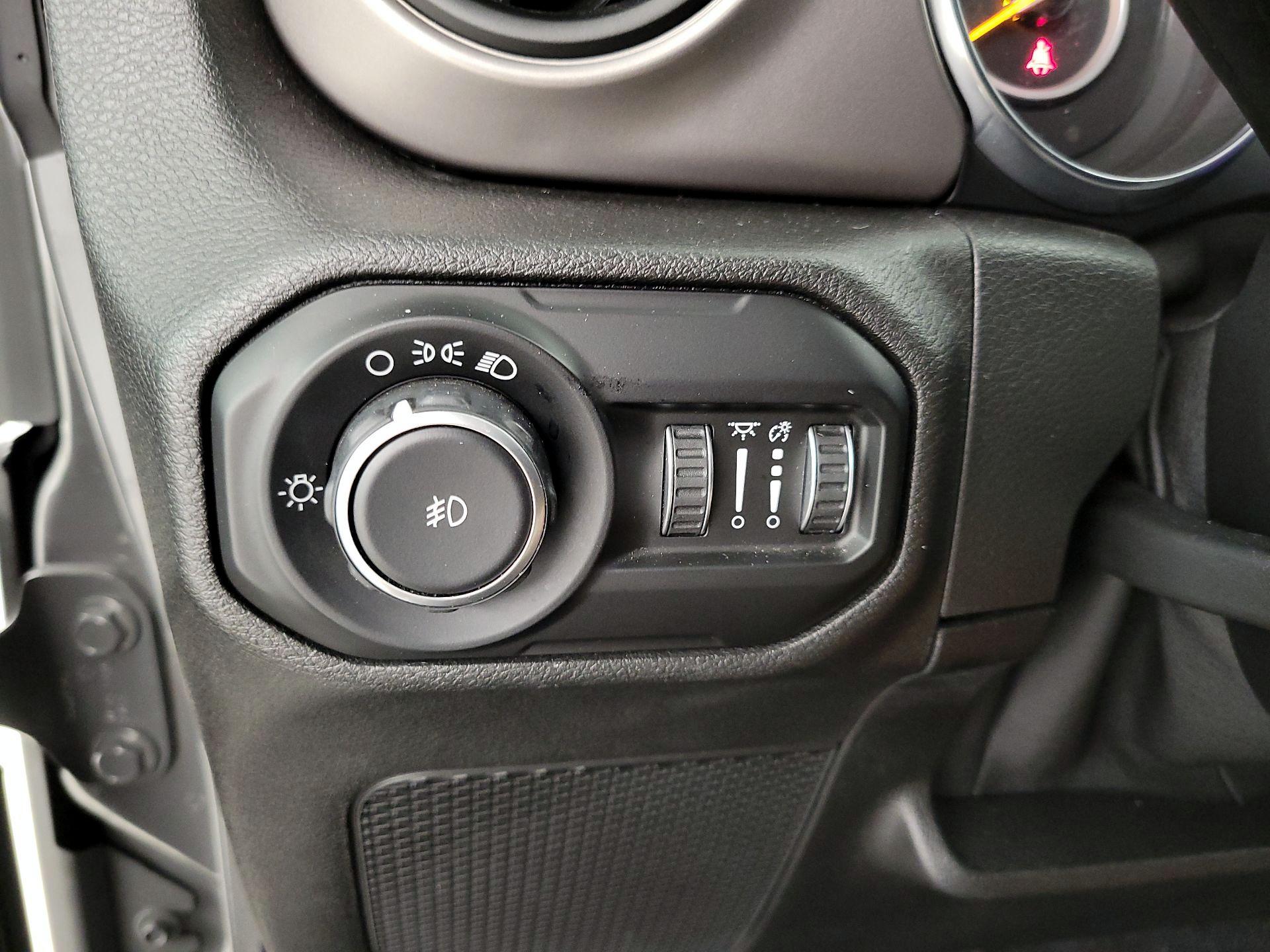 Thumbnail: 2020 Jeep Wrangler - 13