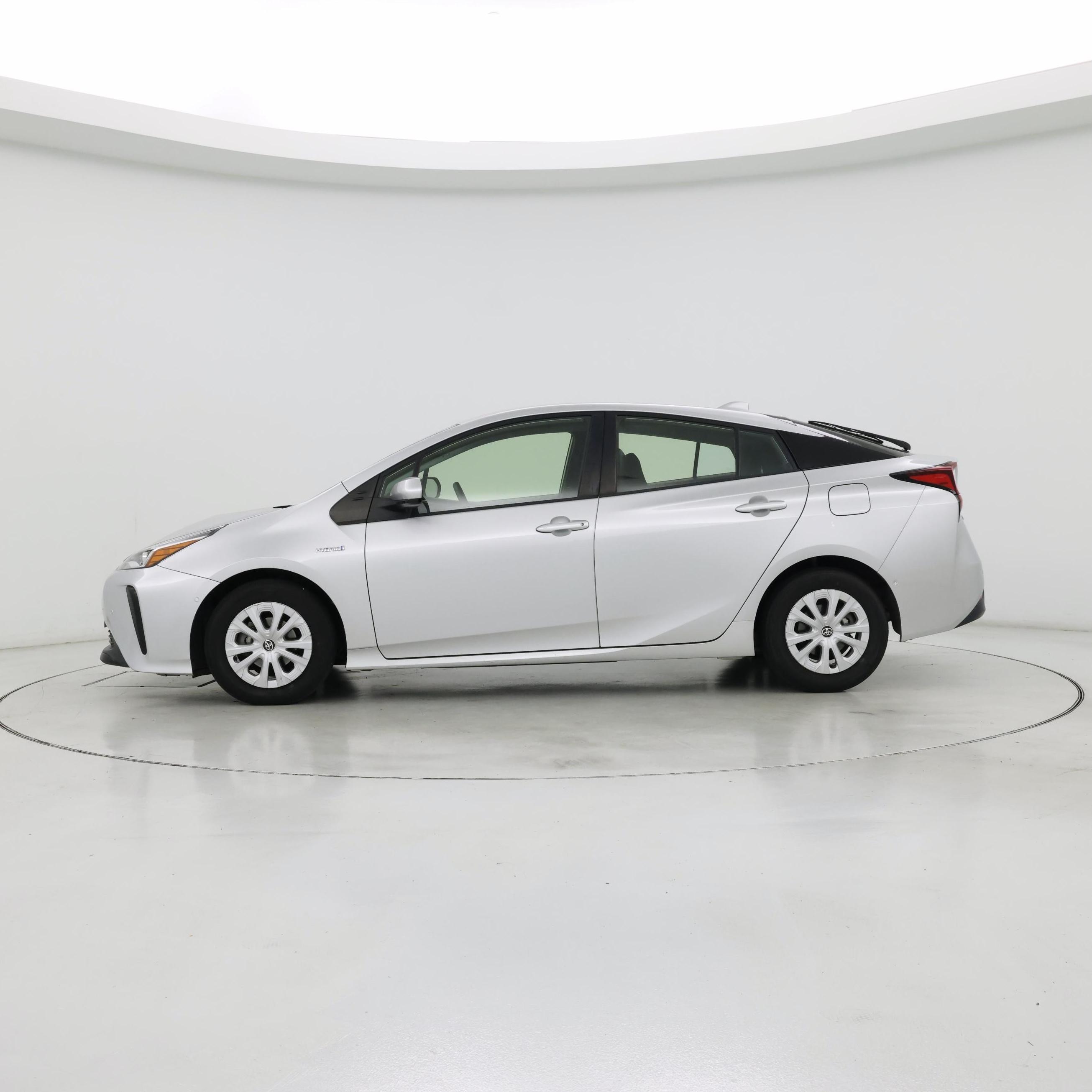 Thumbnail: 2021 Toyota Prius - 3