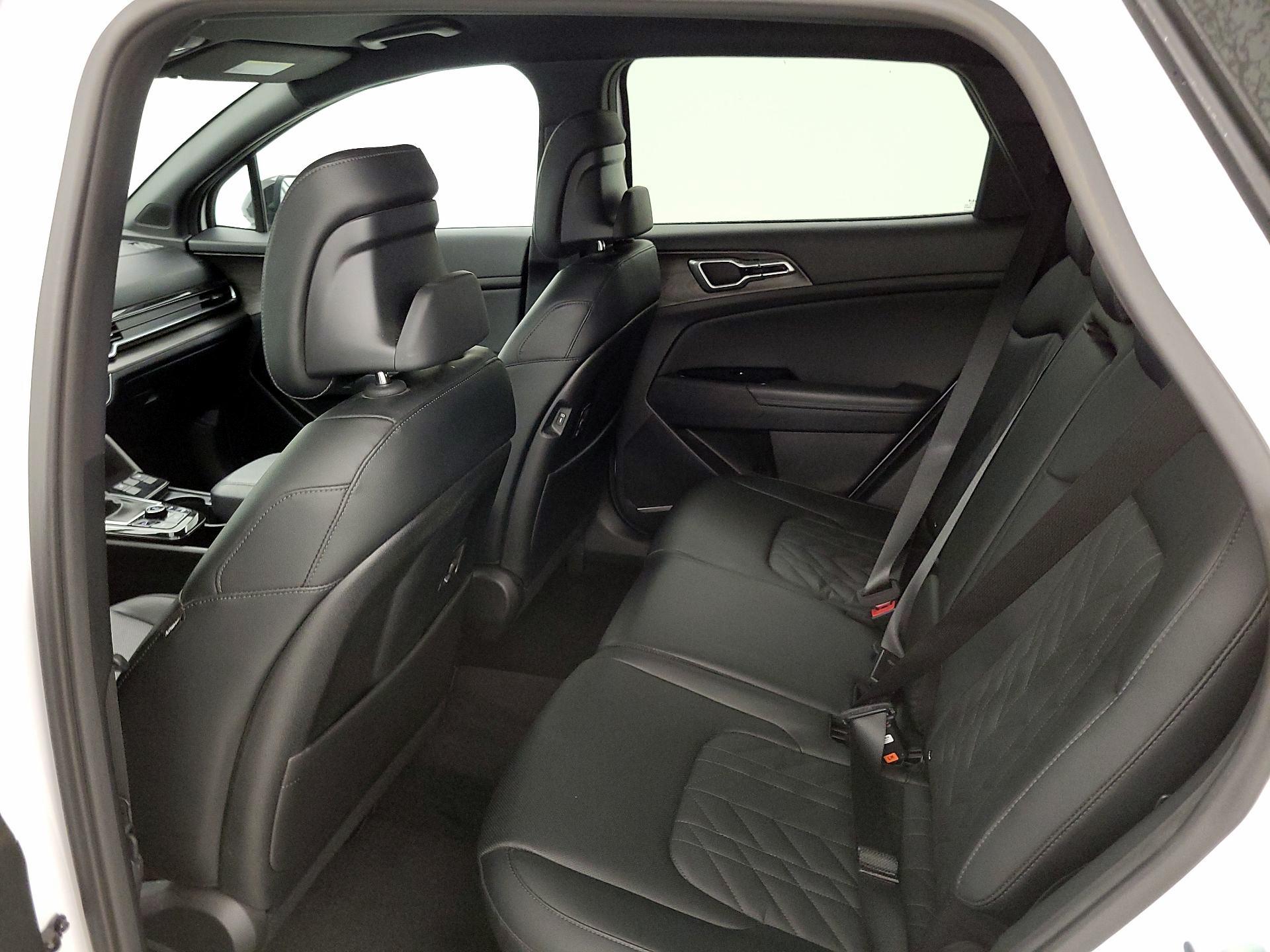 Thumbnail: 2023 Kia Sportage - 20