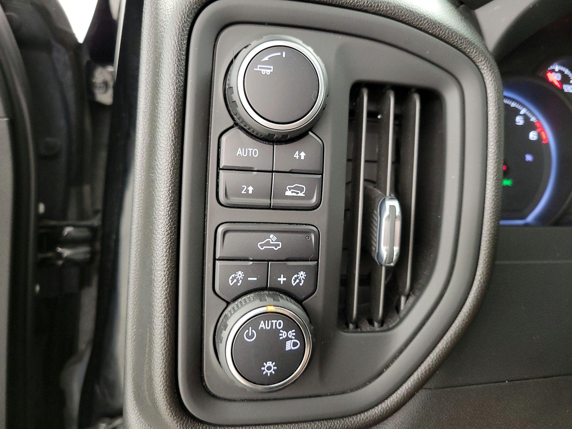 Thumbnail: 2021 Chevrolet Silverado 1500 - 13