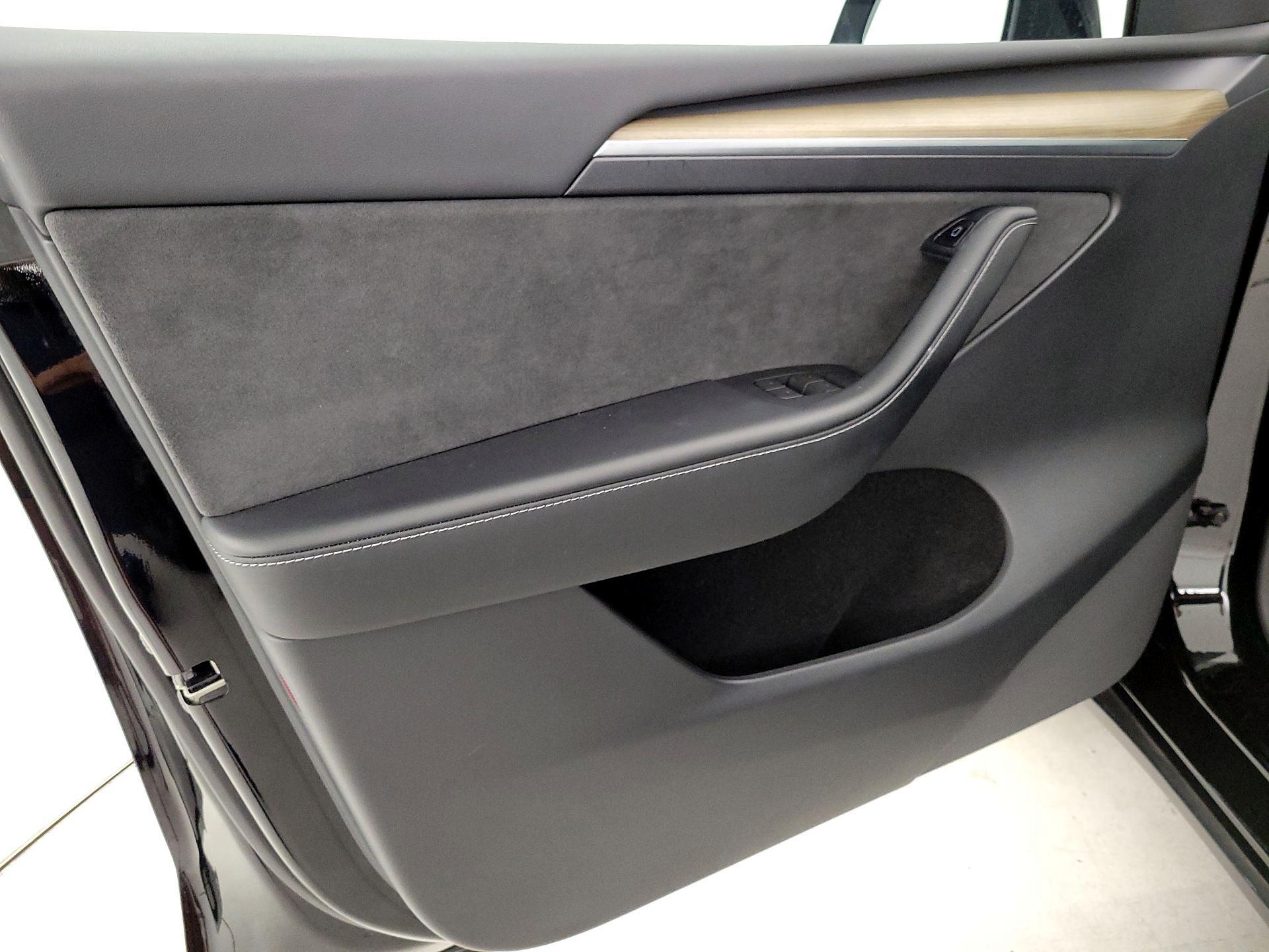 Thumbnail: 2023 Tesla Model Y - 12