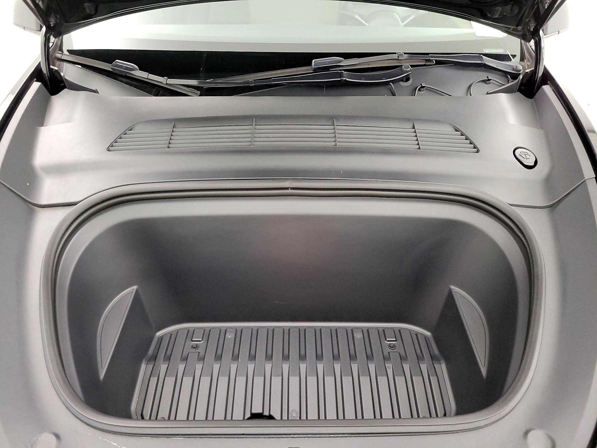 Thumbnail: 2023 Tesla Model Y - 20