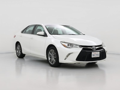White 2017 Toyota Camry SE
