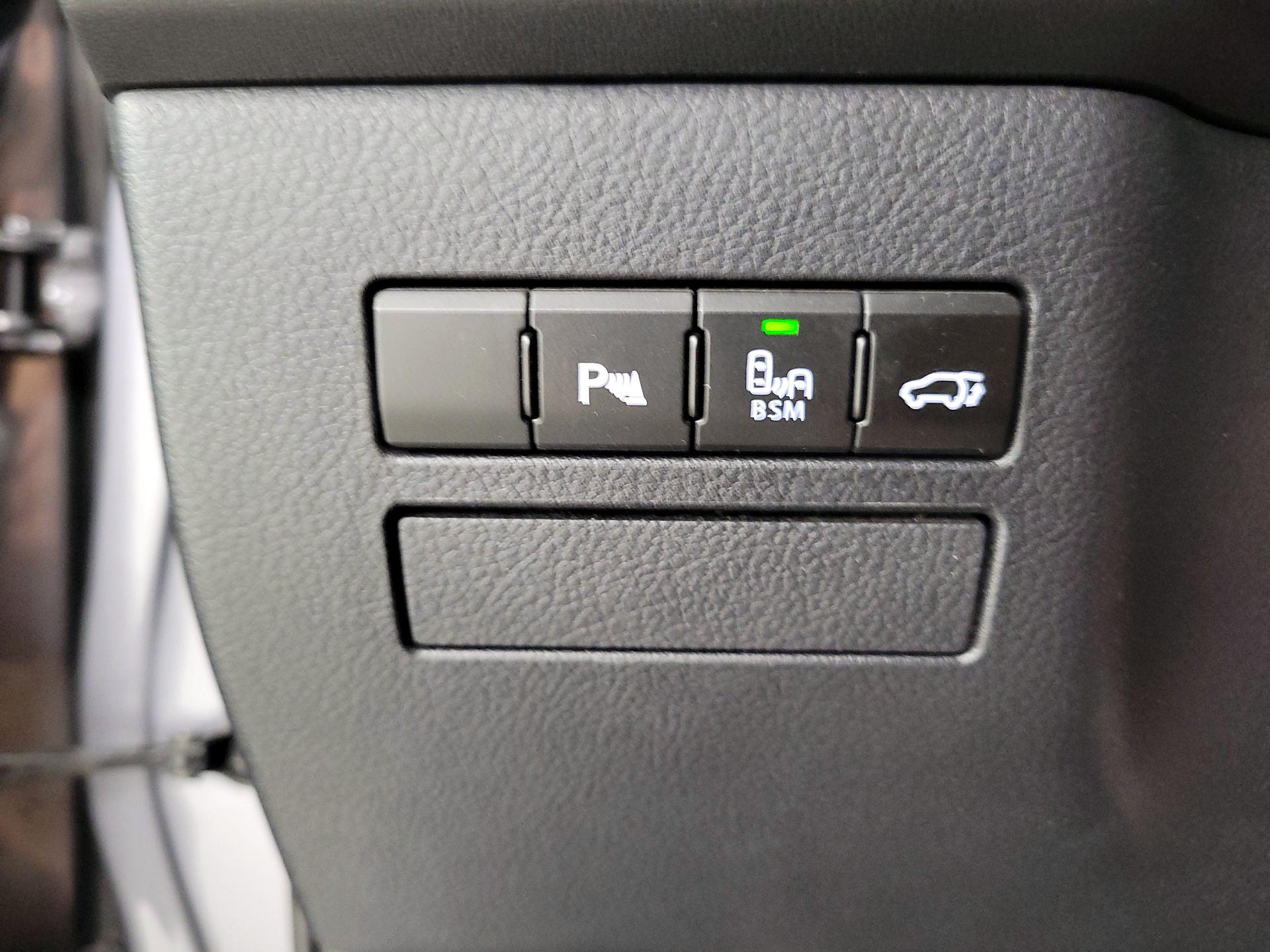 Thumbnail: 2015 Lexus NX - 13
