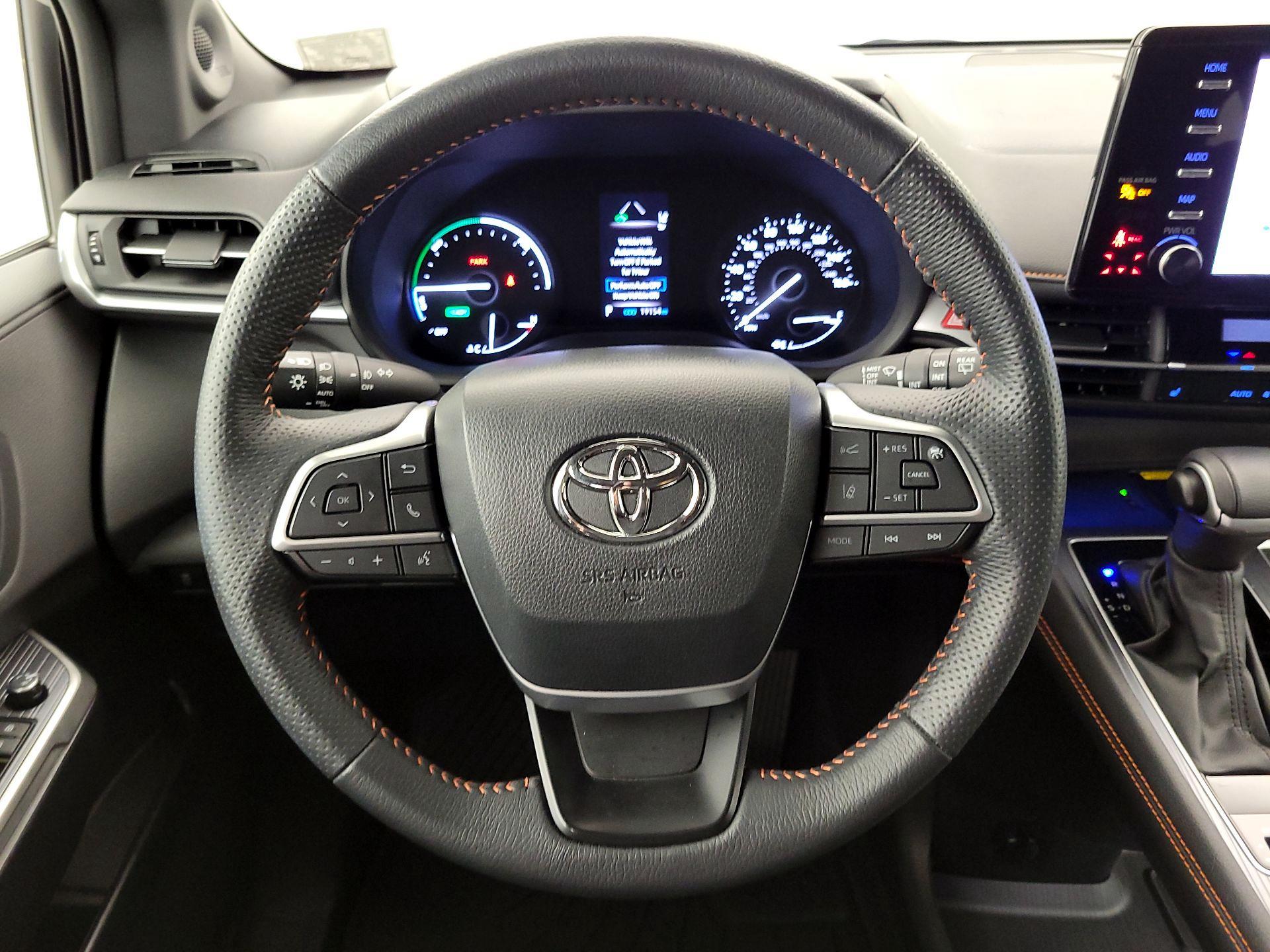 Thumbnail: 2024 Toyota Sienna - 10