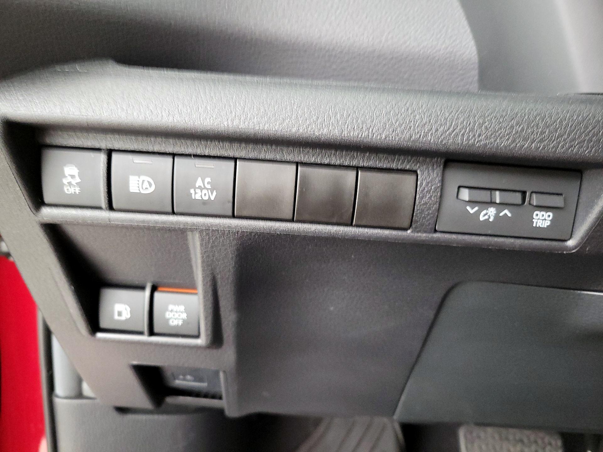 Thumbnail: 2024 Toyota Sienna - 13