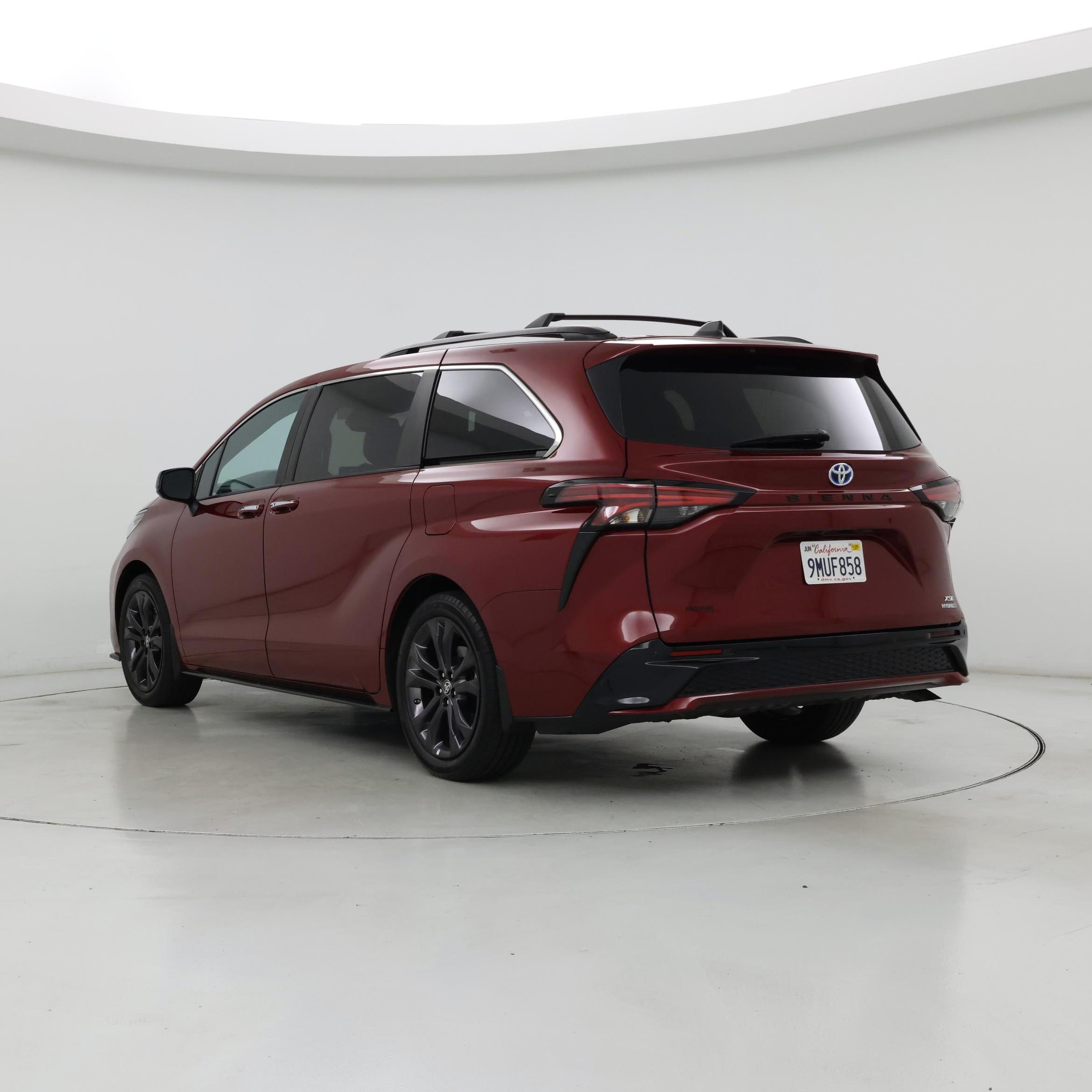 Thumbnail: 2024 Toyota Sienna - 2