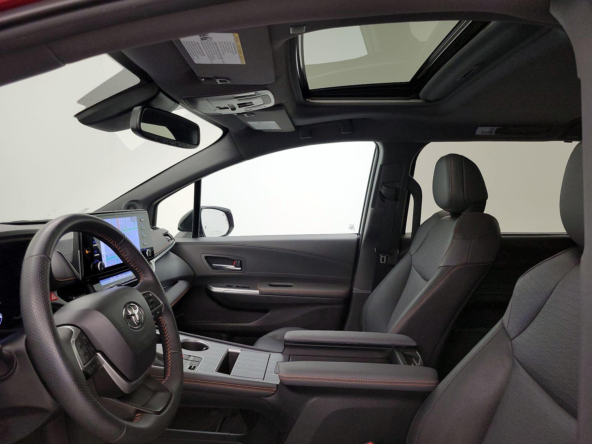 Thumbnail: 2024 Toyota Sienna - 19