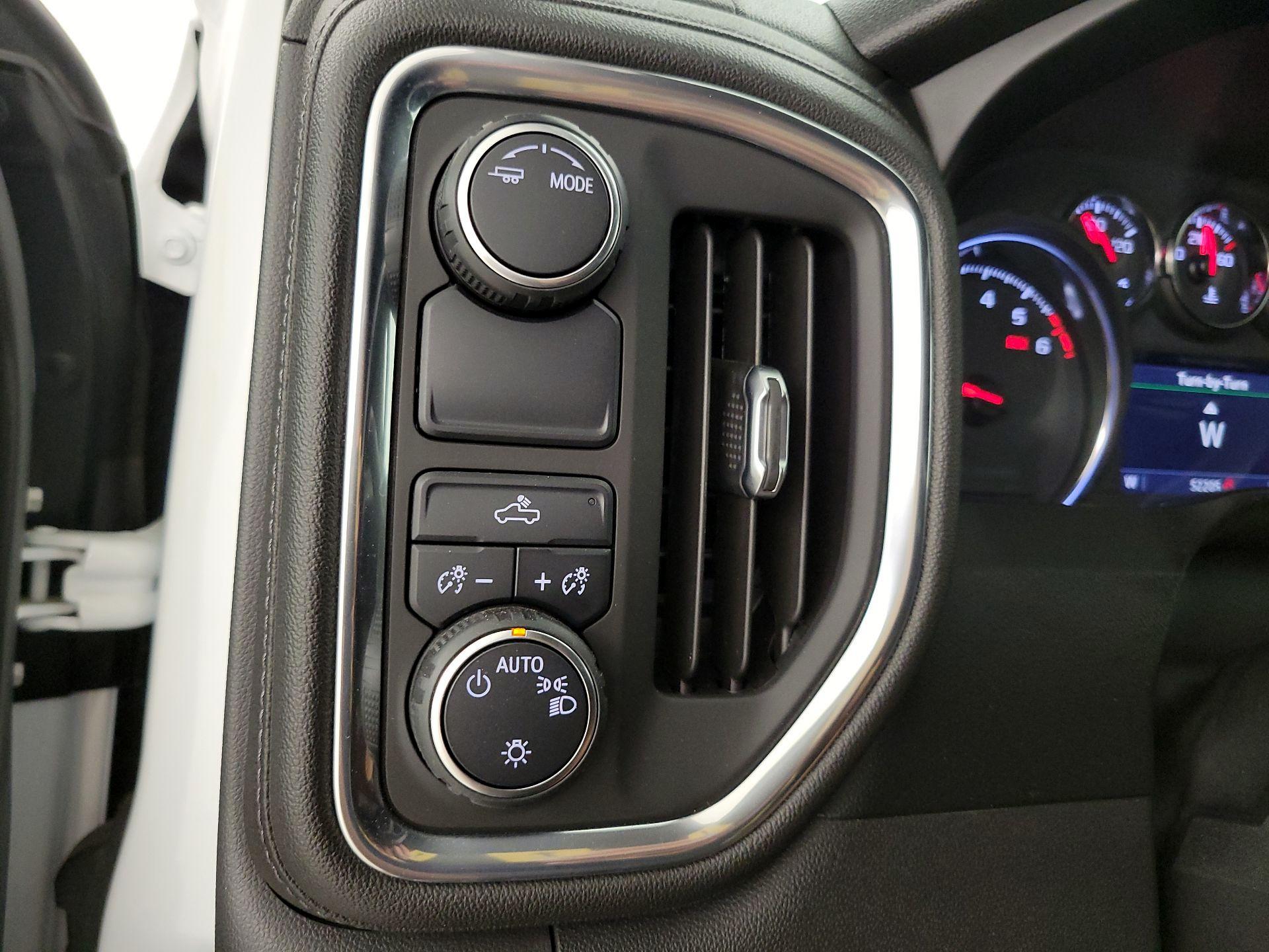 Thumbnail: 2021 Chevrolet Silverado 1500 - 13