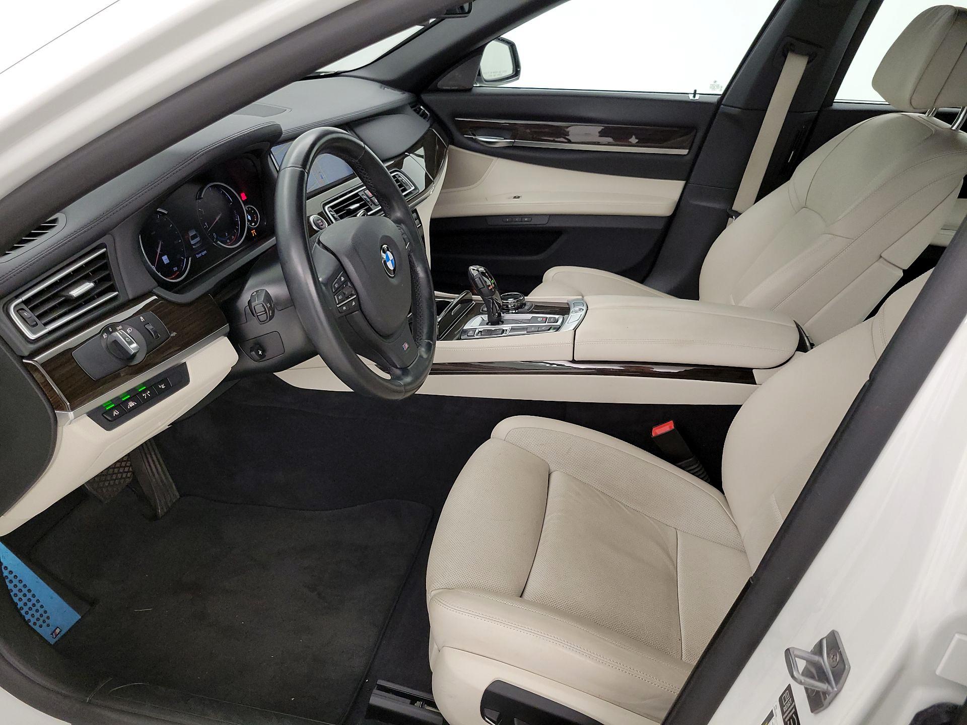 Thumbnail: 2015 BMW 7 Series - 11