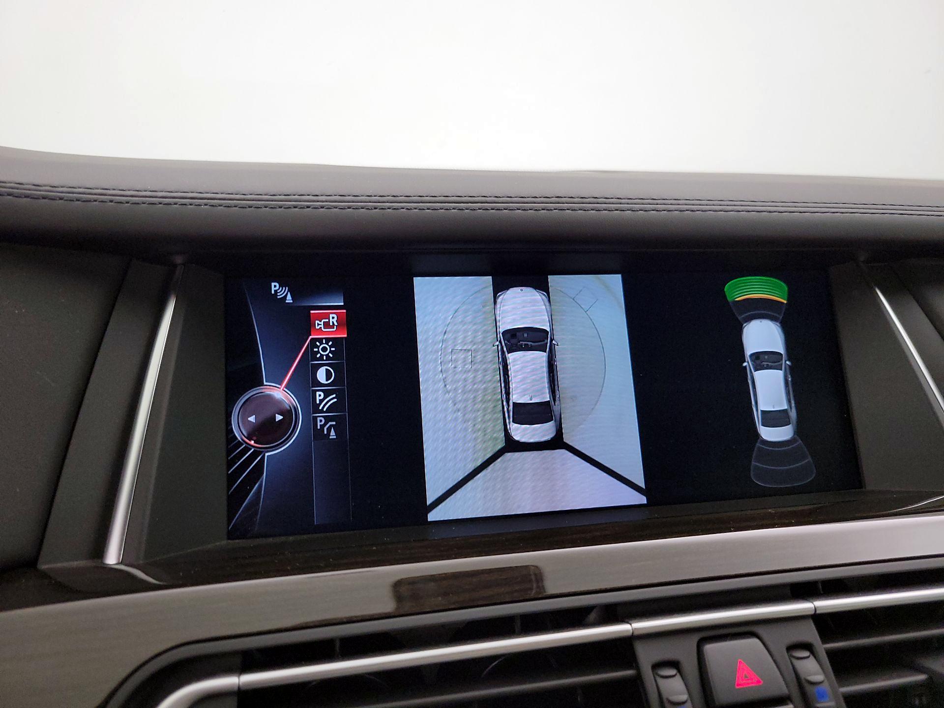 Thumbnail: 2015 BMW 7 Series - 15